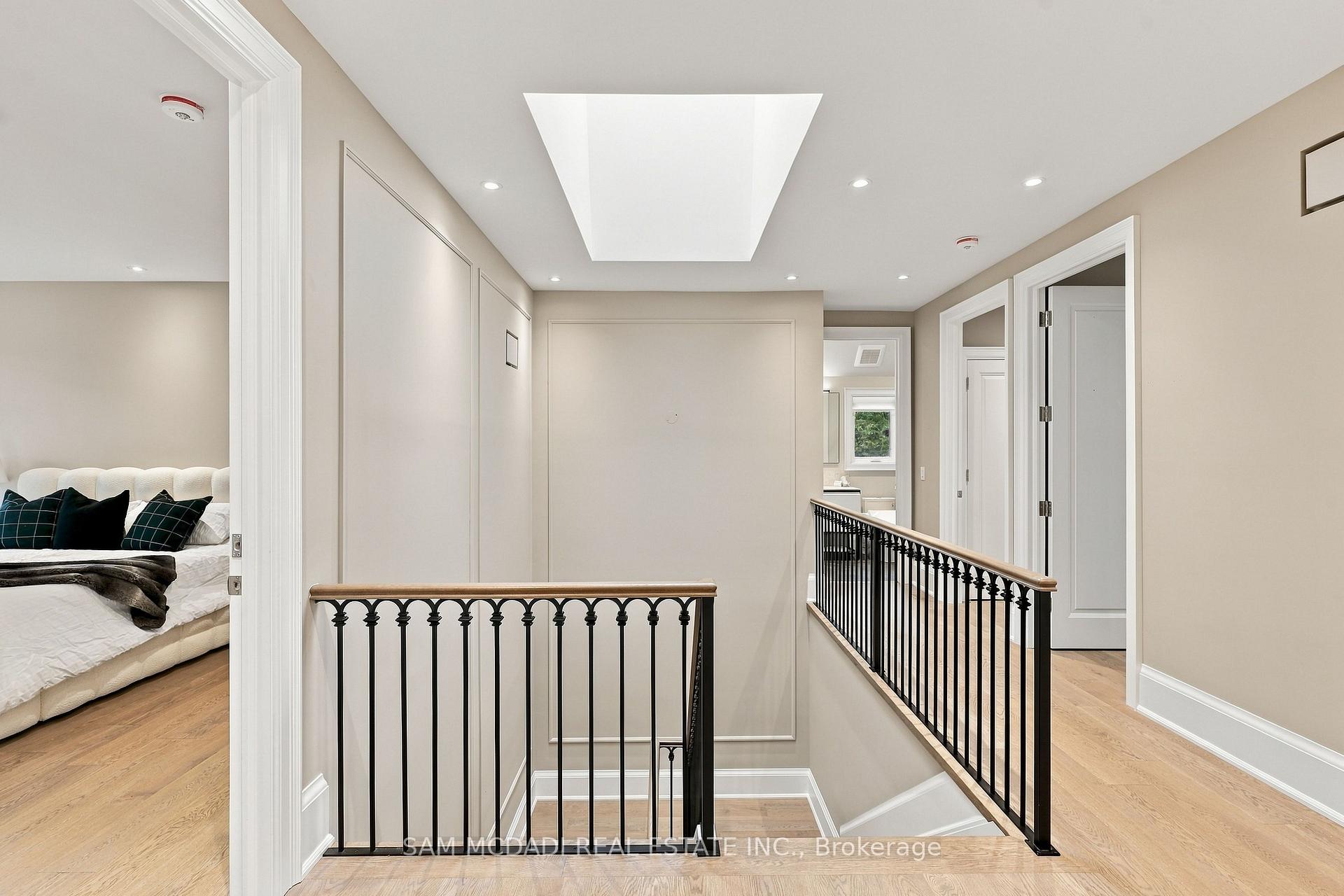 902 Parkland Avenue