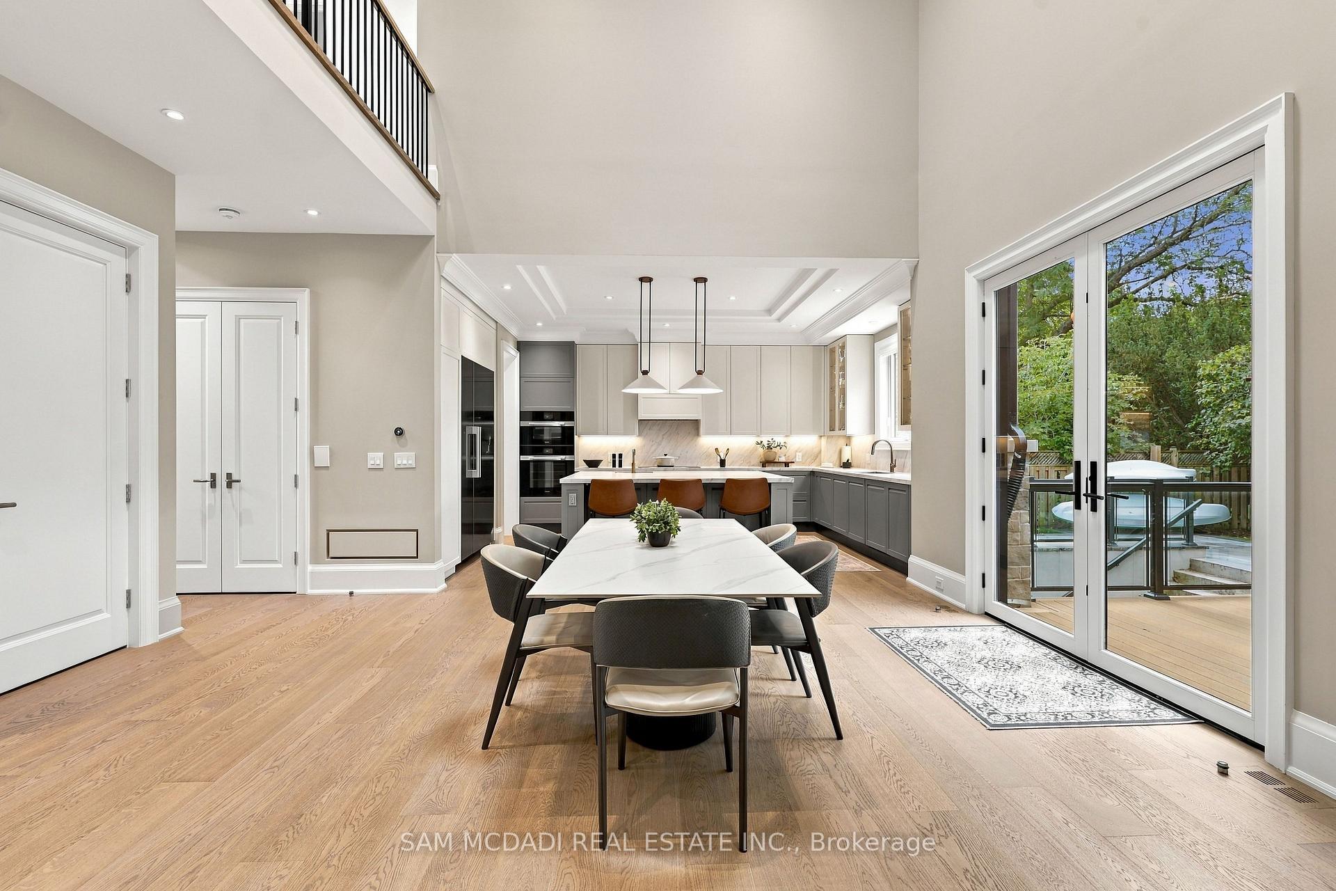 902 Parkland Avenue