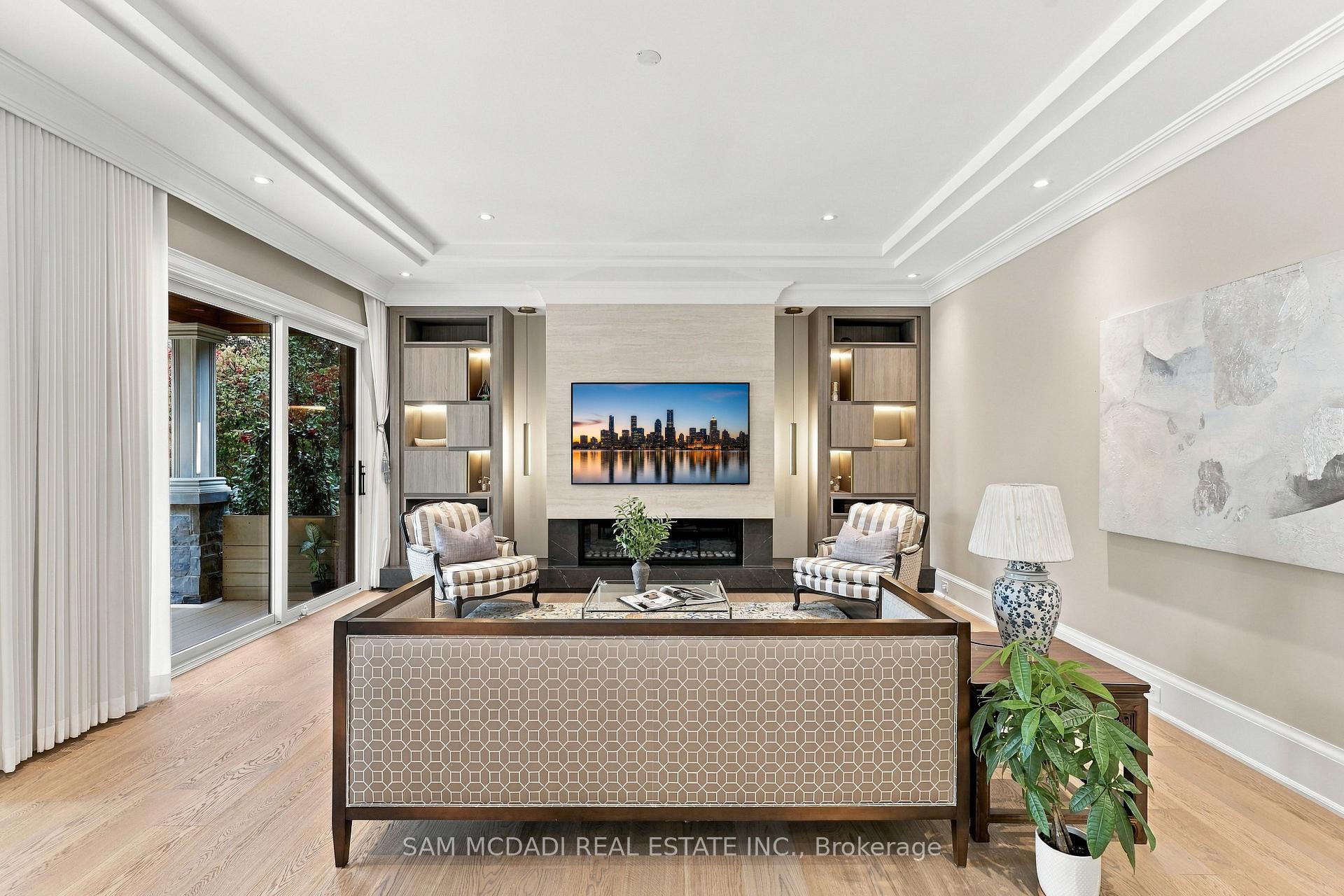 902 Parkland Avenue