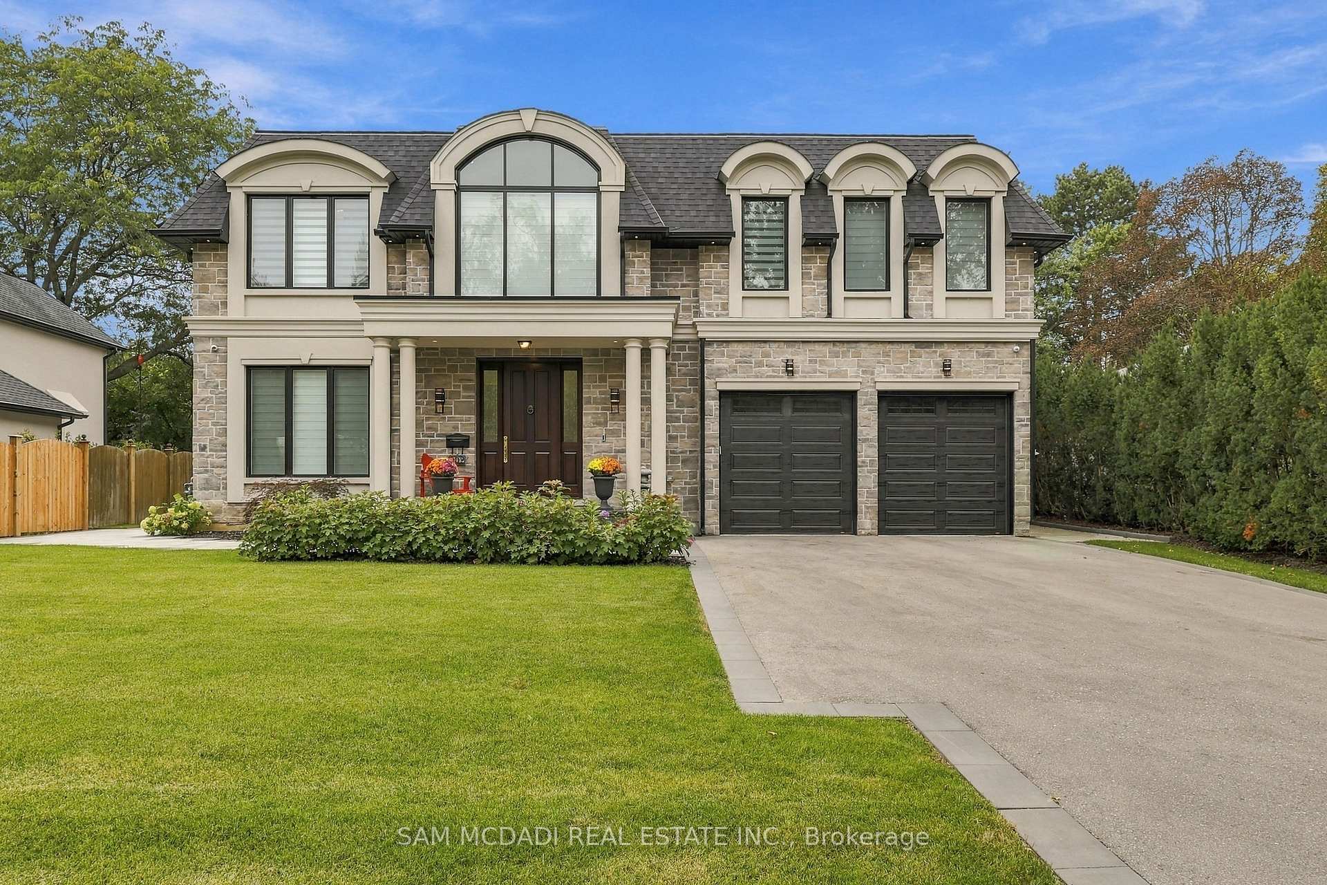 902 Parkland Avenue