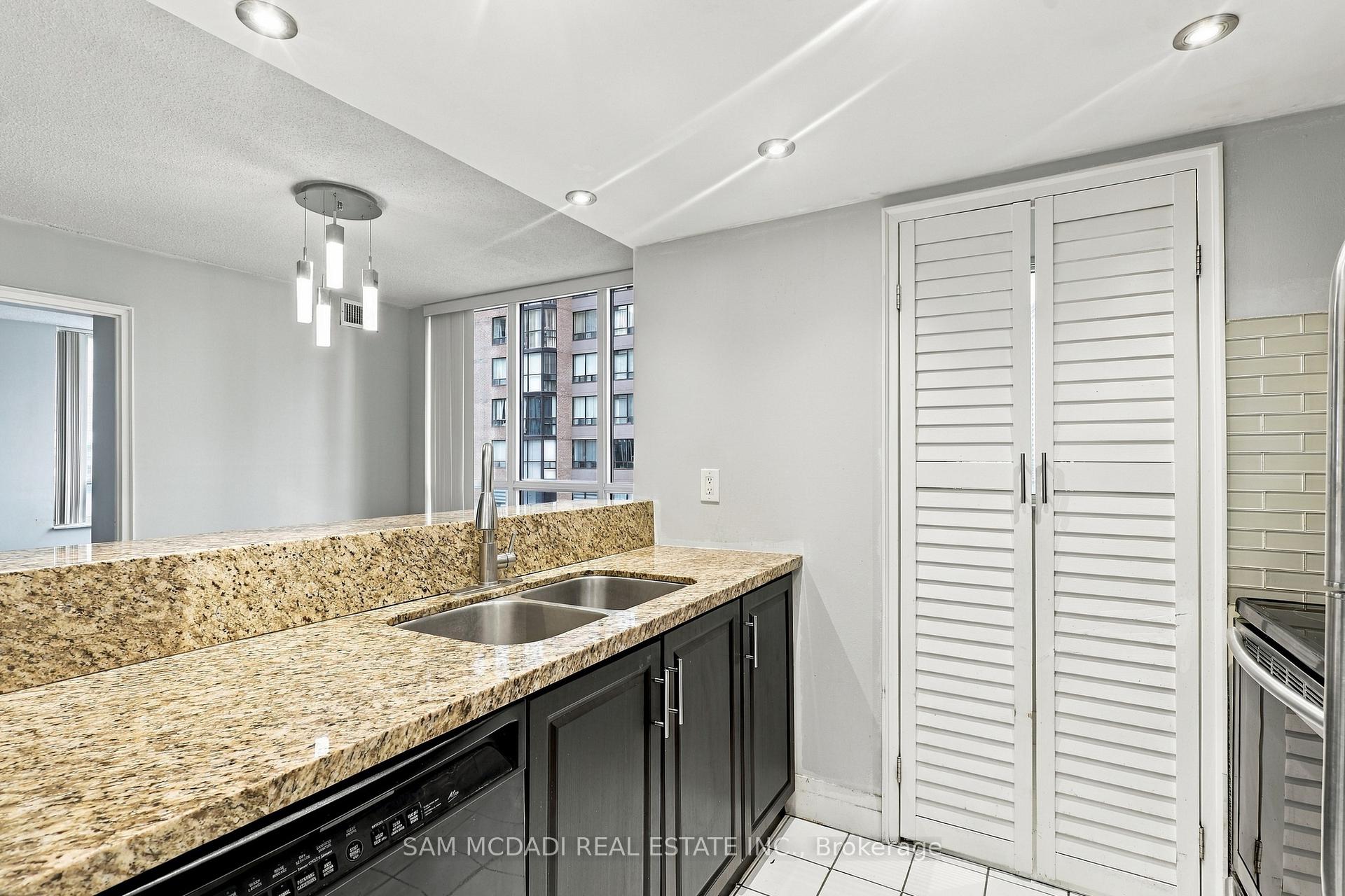 265 Enfield Place 903