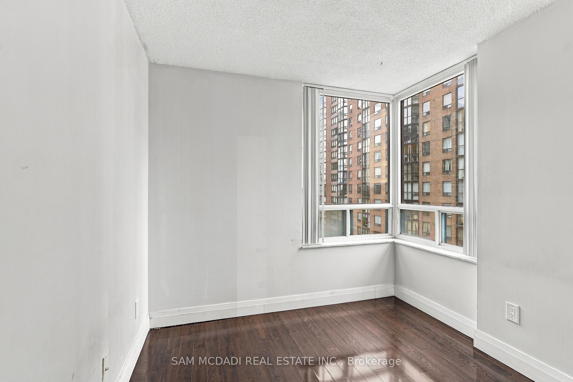 265 Enfield Place 903