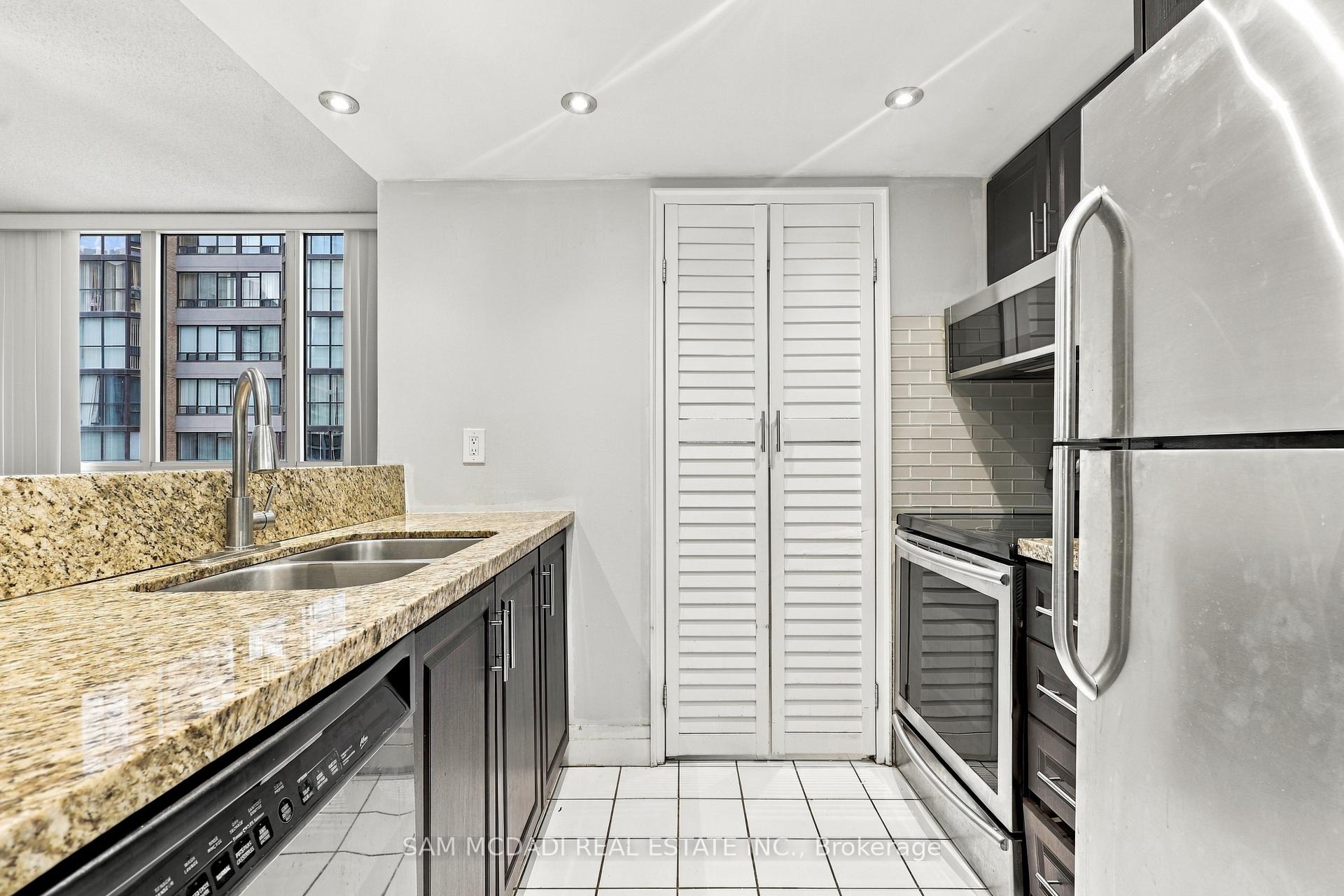 265 Enfield Place 903