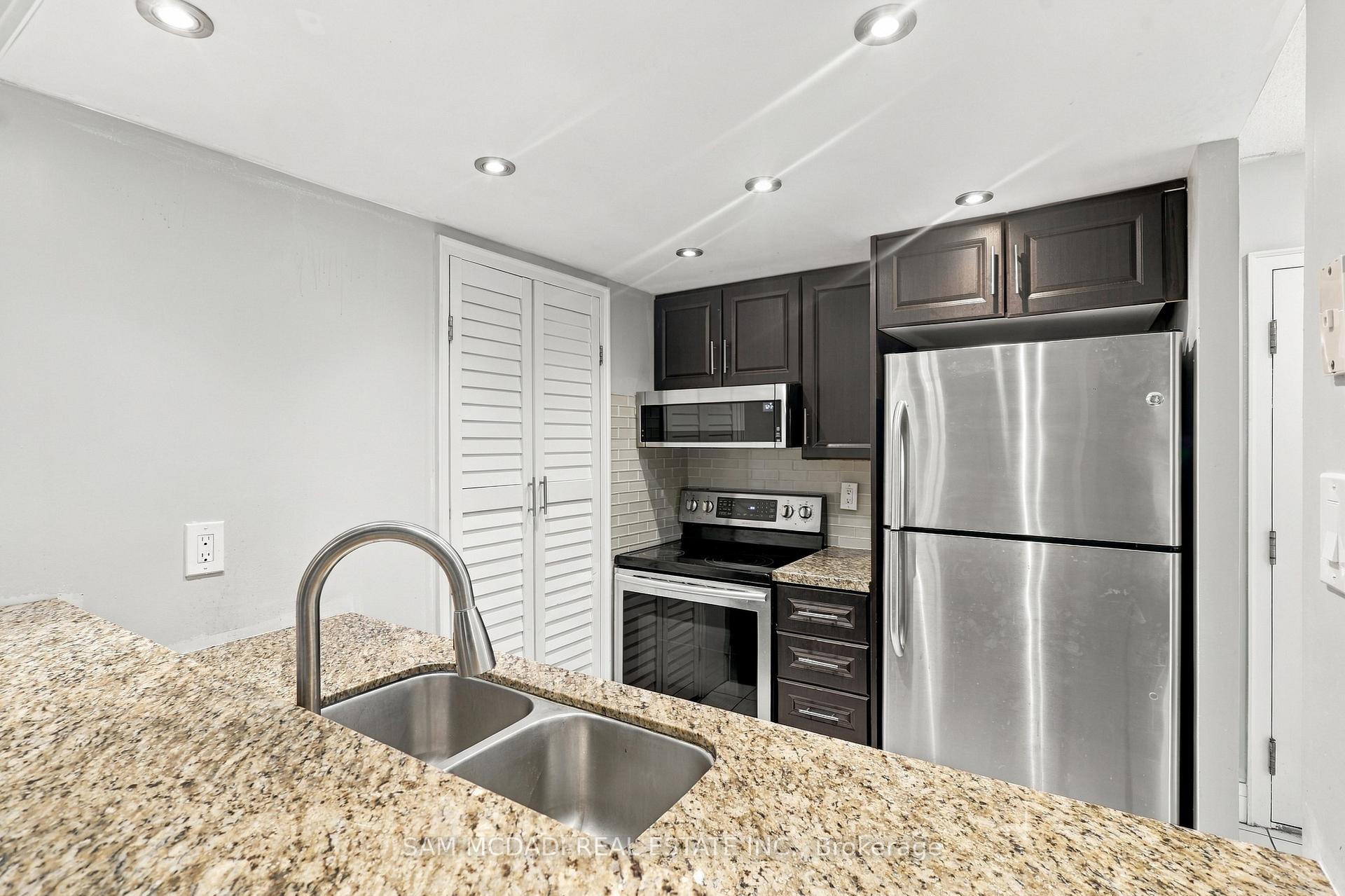 265 Enfield Place 903