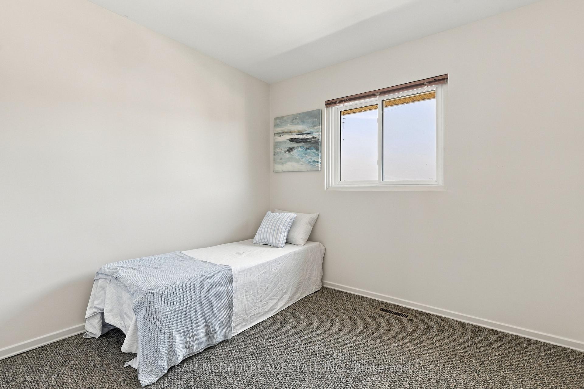 2779 Gananoque Drive 87