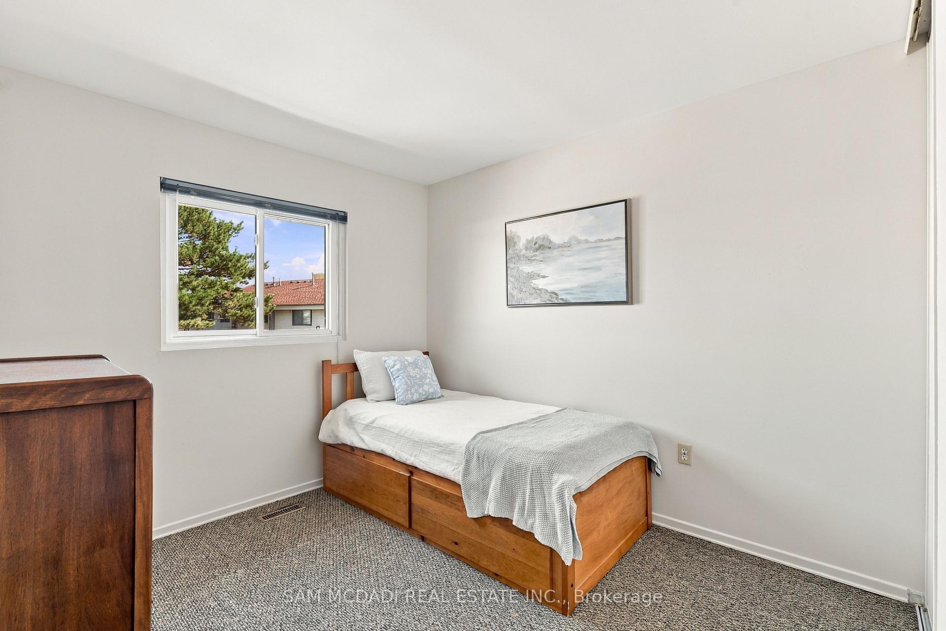 2779 Gananoque Drive 87