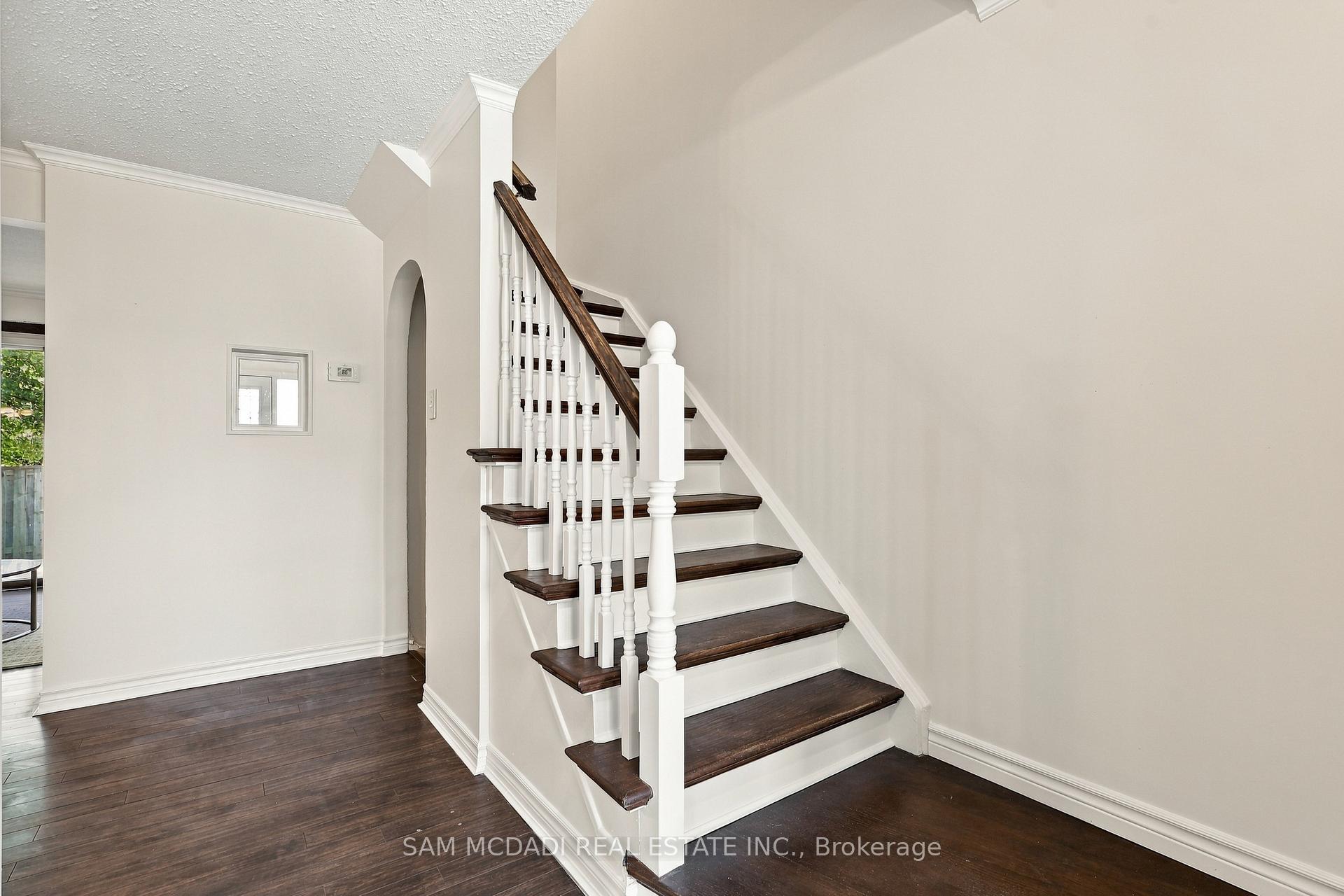 2779 Gananoque Drive 87