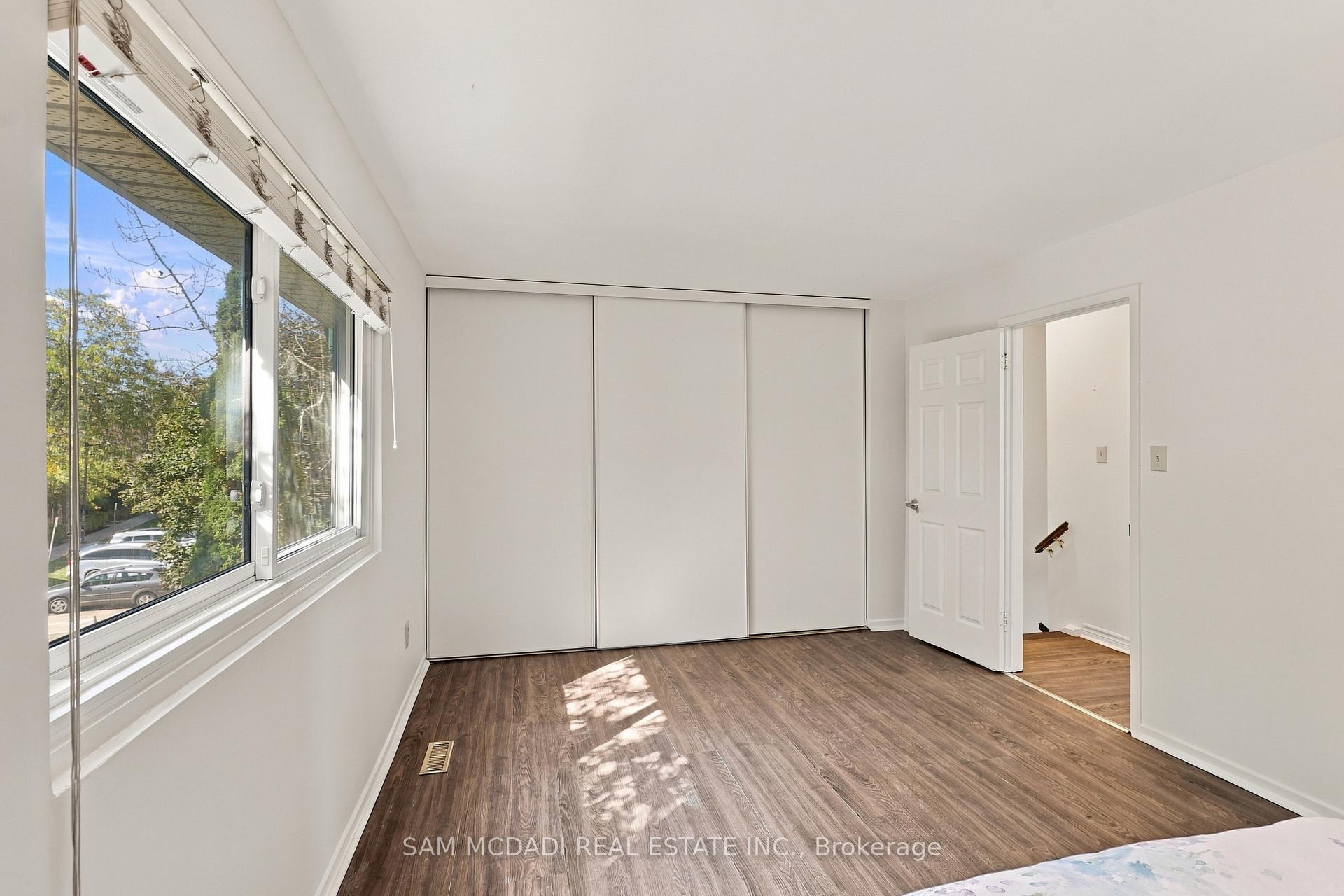 2779 Gananoque Drive 87