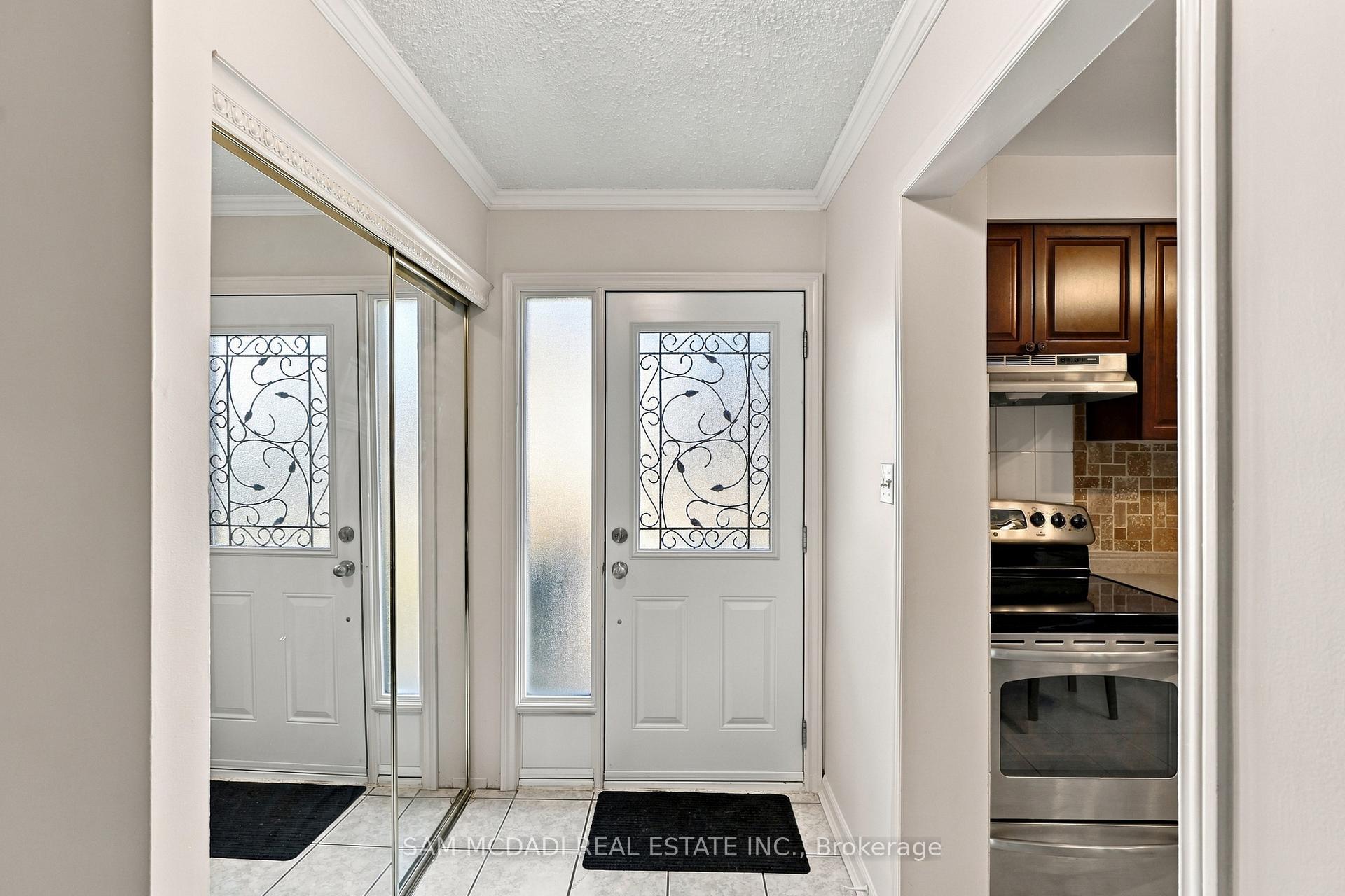 2779 Gananoque Drive 87