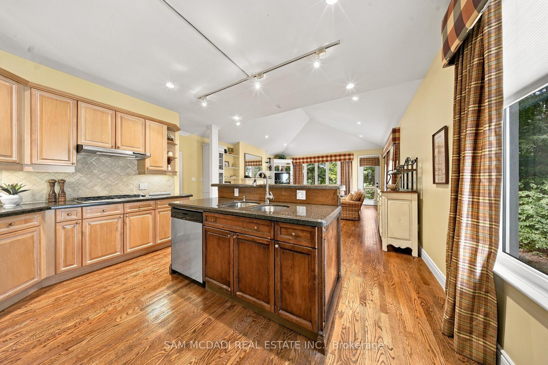 1205 Clarkson Road N 6