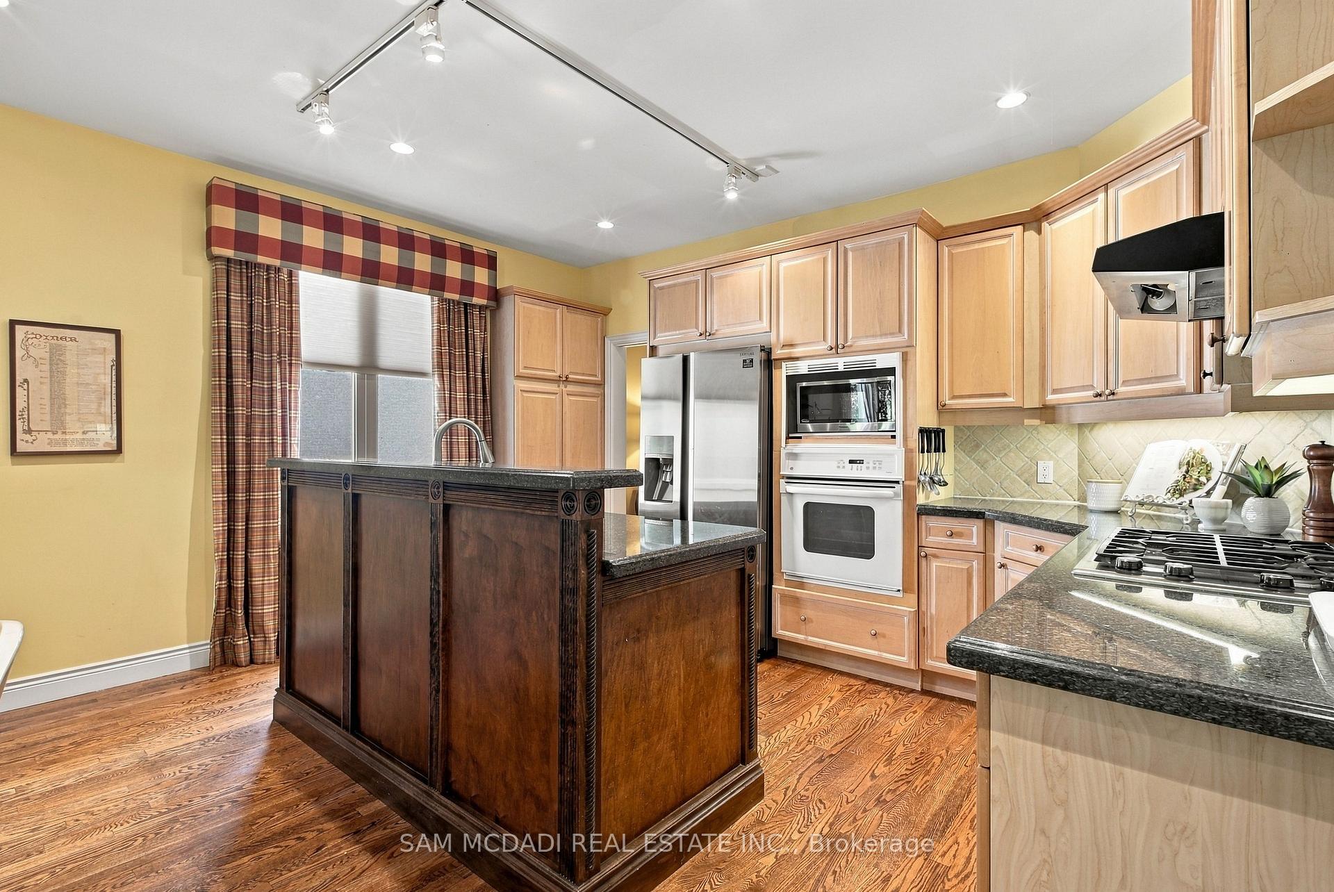 1205 Clarkson Road N 6
