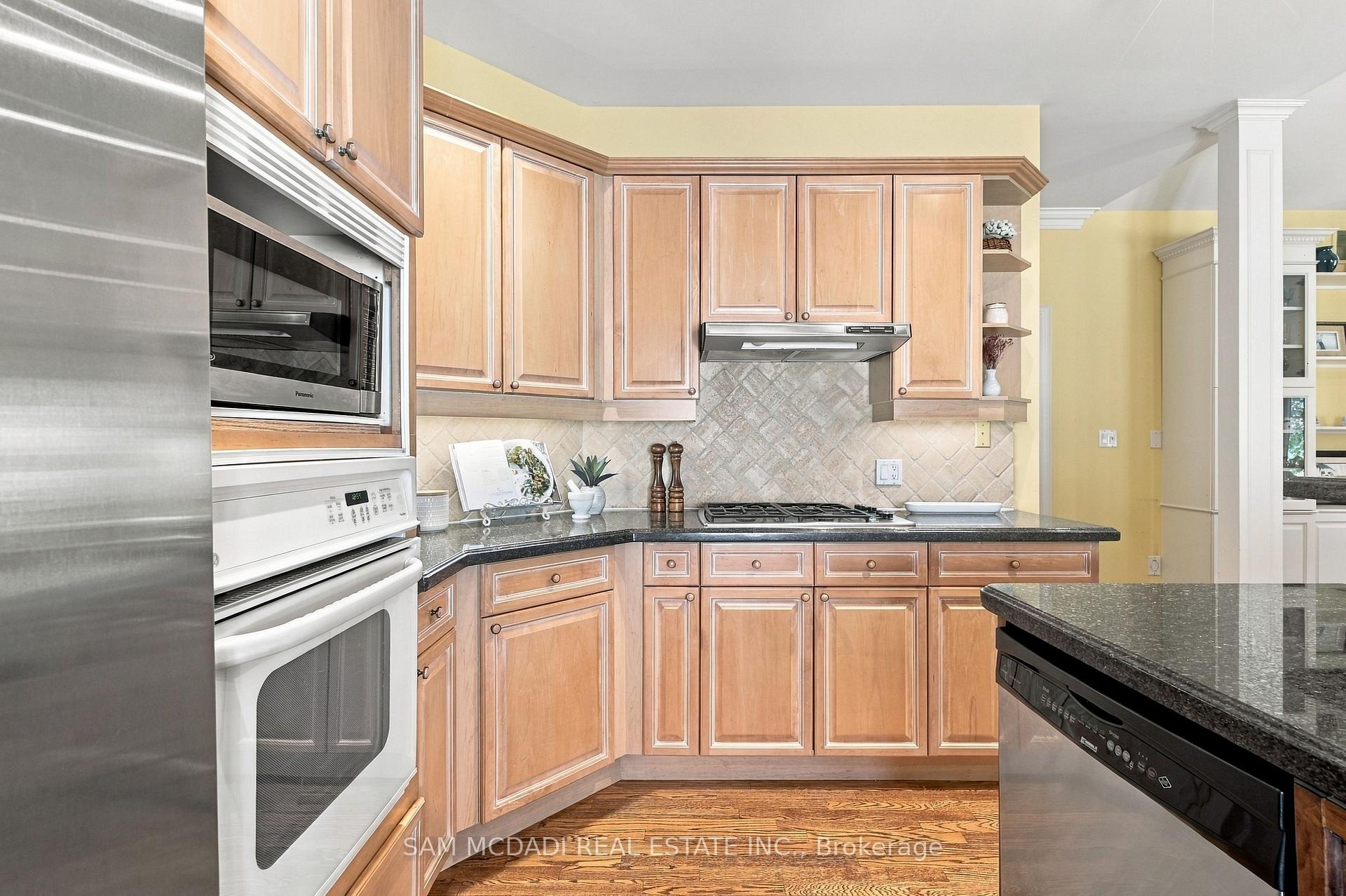 1205 Clarkson Road N 6