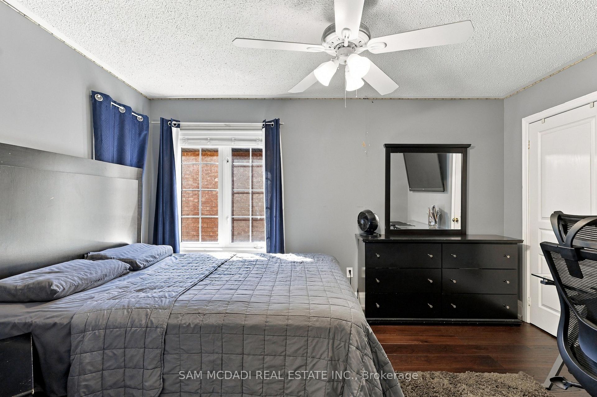 3263 Crimson King Circle