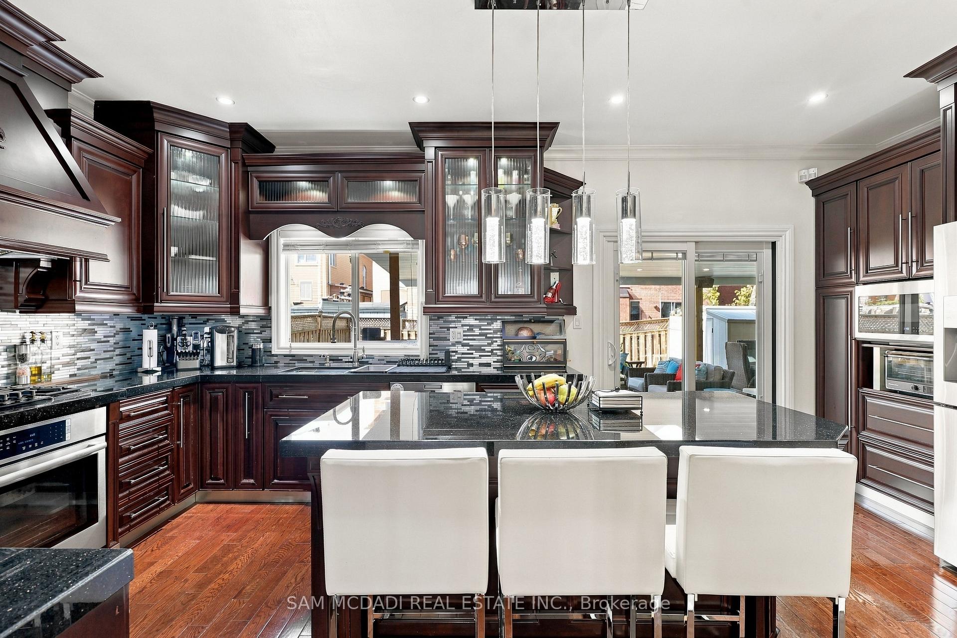 3263 Crimson King Circle