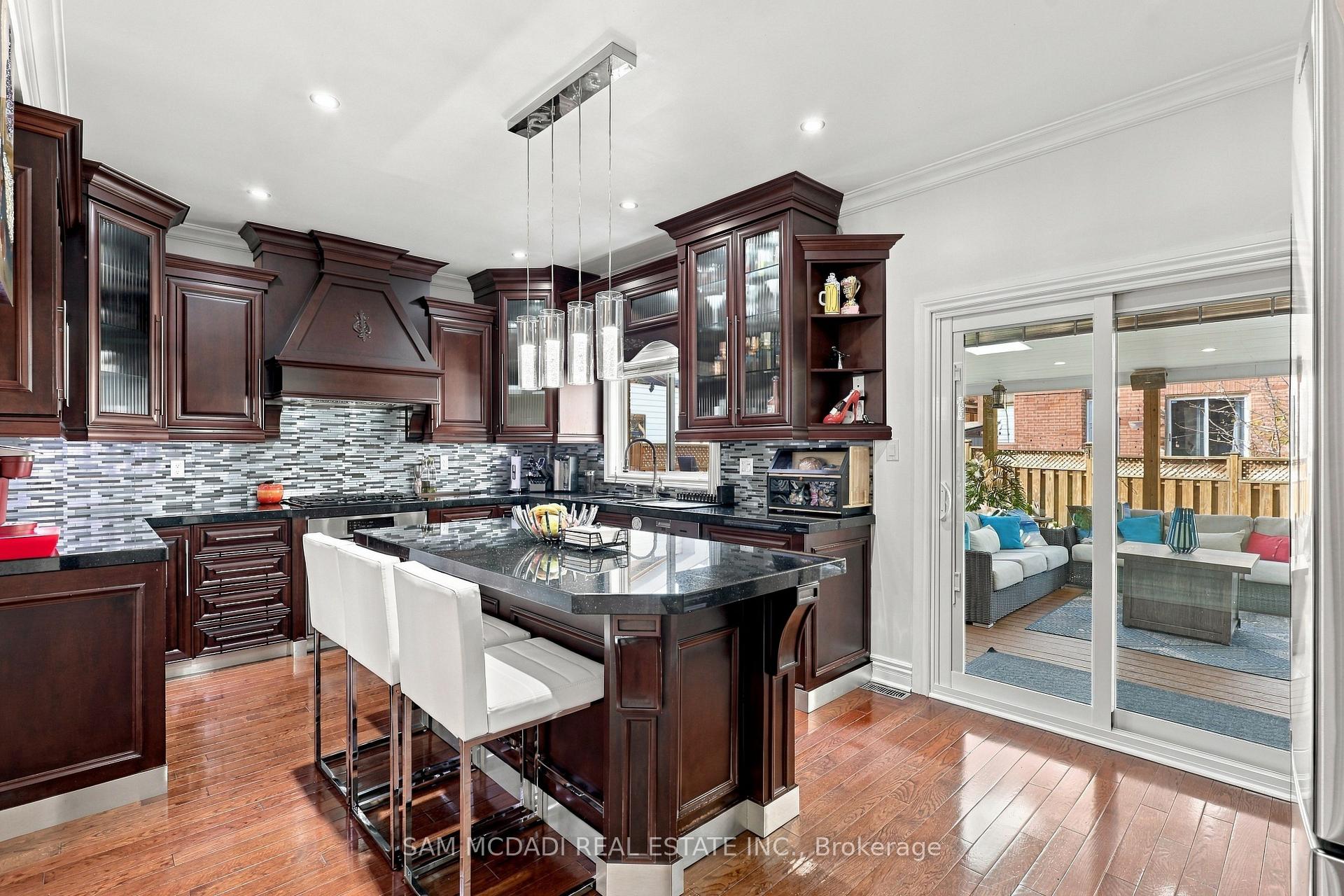 3263 Crimson King Circle