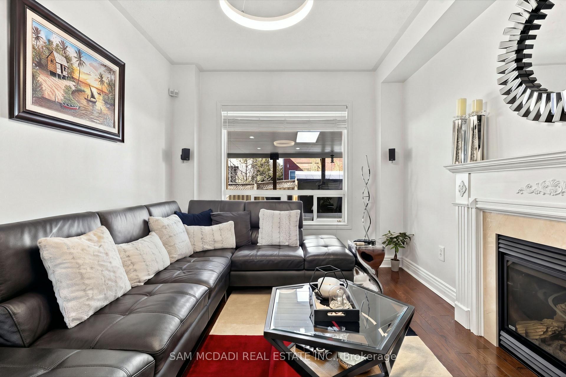 3263 Crimson King Circle