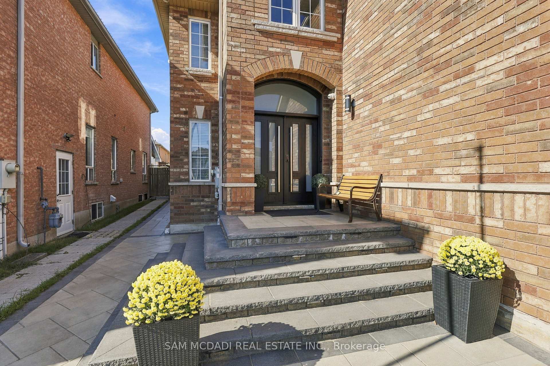 3263 Crimson King Circle