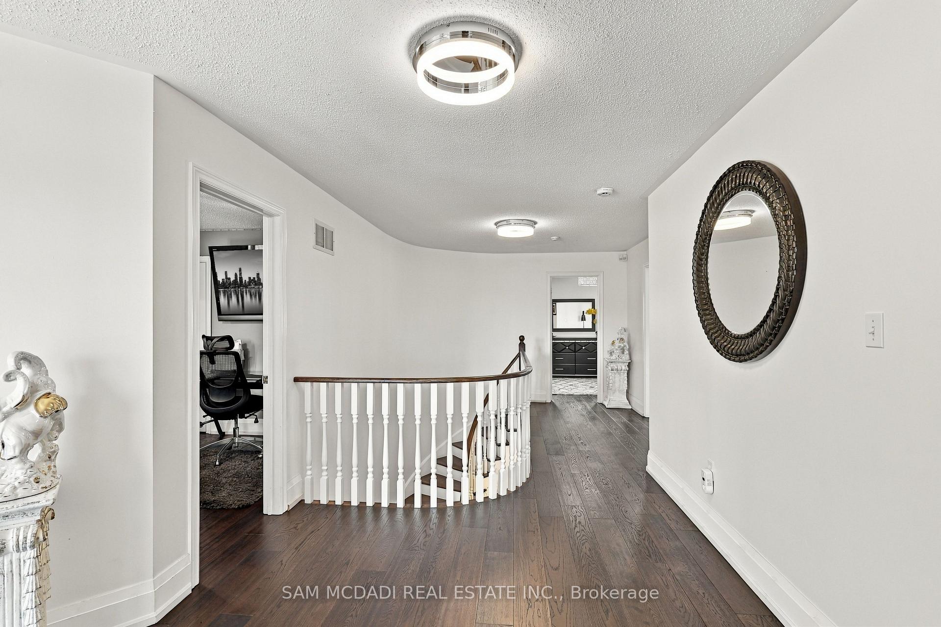 3263 Crimson King Circle