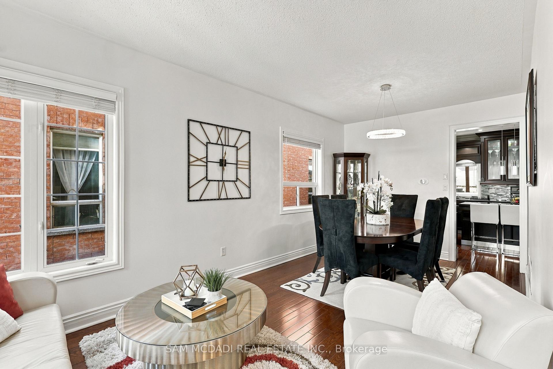 3263 Crimson King Circle