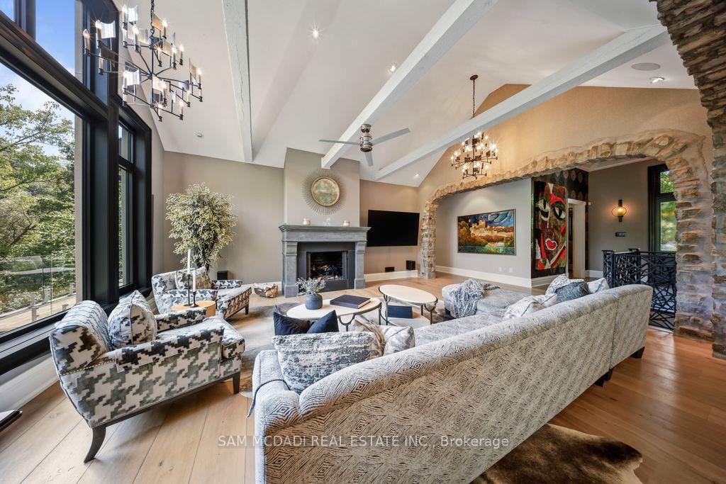 1206 Wildfield Crescent