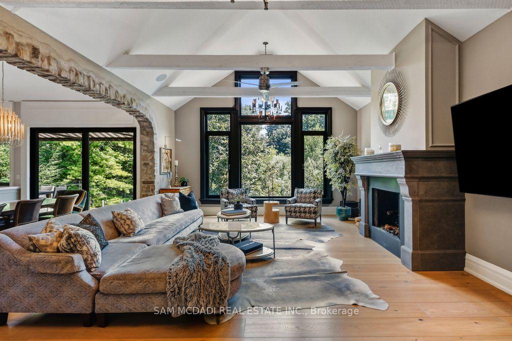 1206 Wildfield Crescent