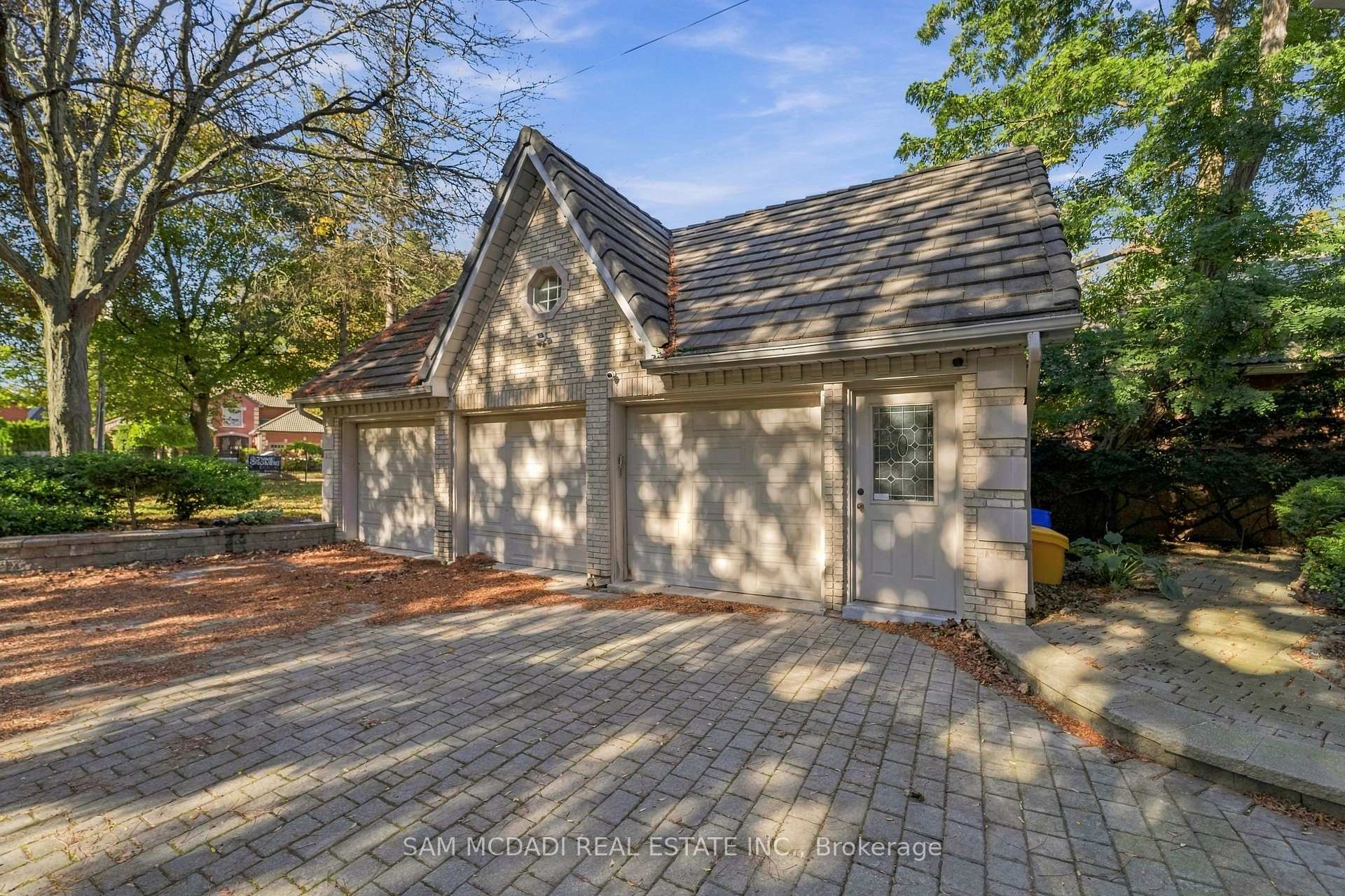 2480 MISSISSAUGA Road | Home for sale by Sam McDadi Real Estate Brokerage