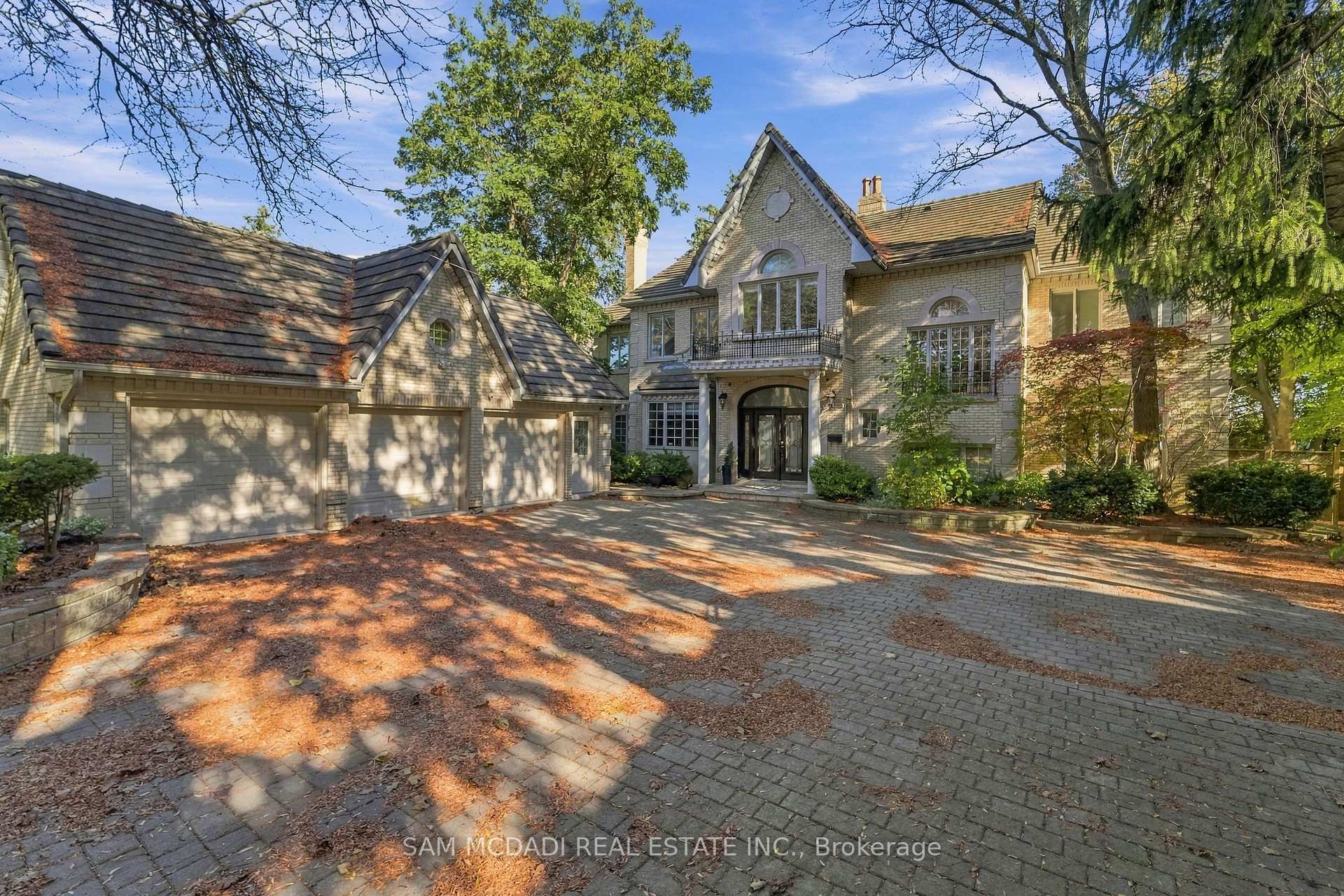 2480 MISSISSAUGA Road | Home for sale by Sam McDadi Real Estate Brokerage