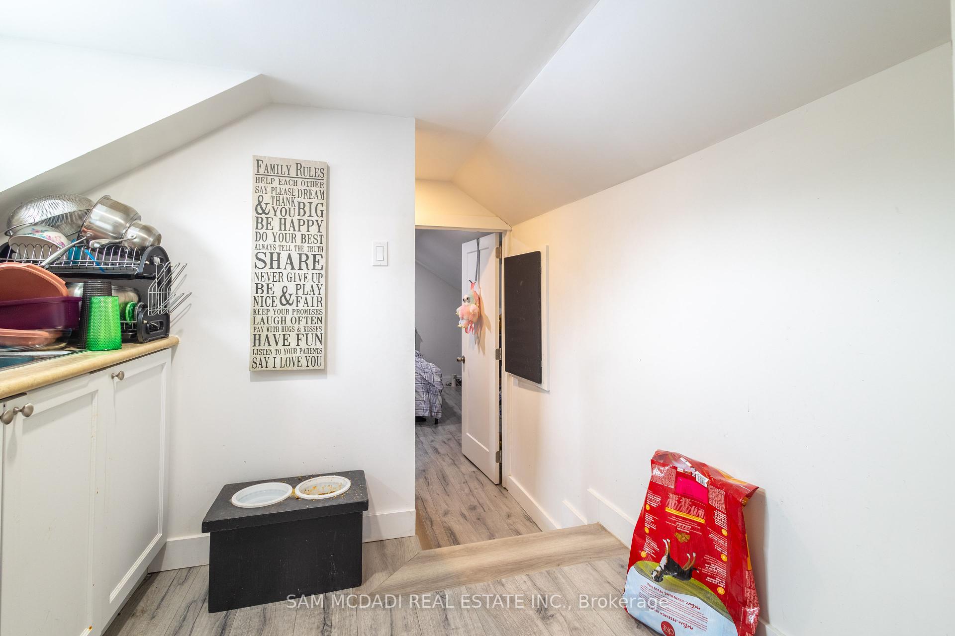 100 Green Mountain Road E