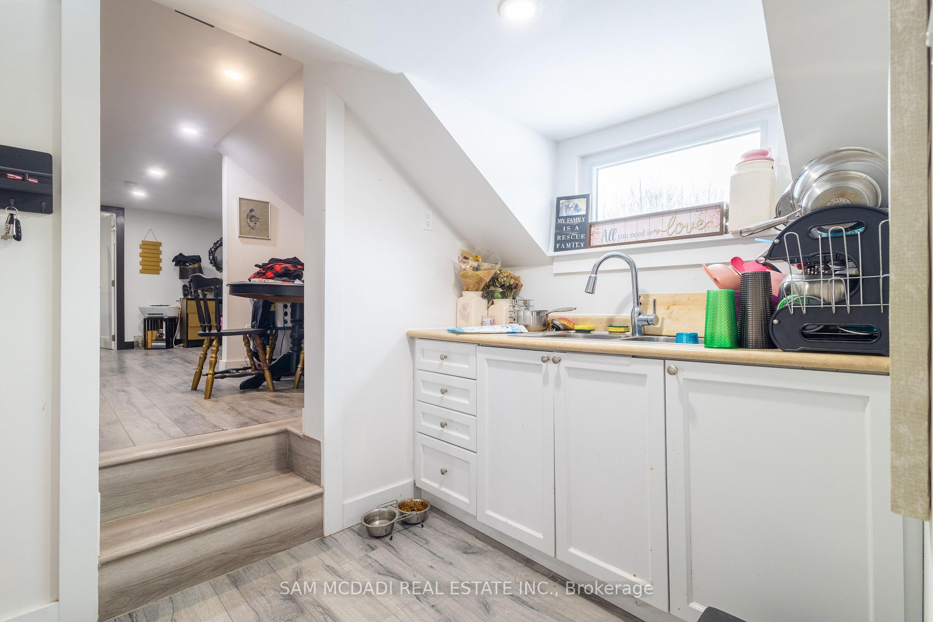 100 Green Mountain Road E