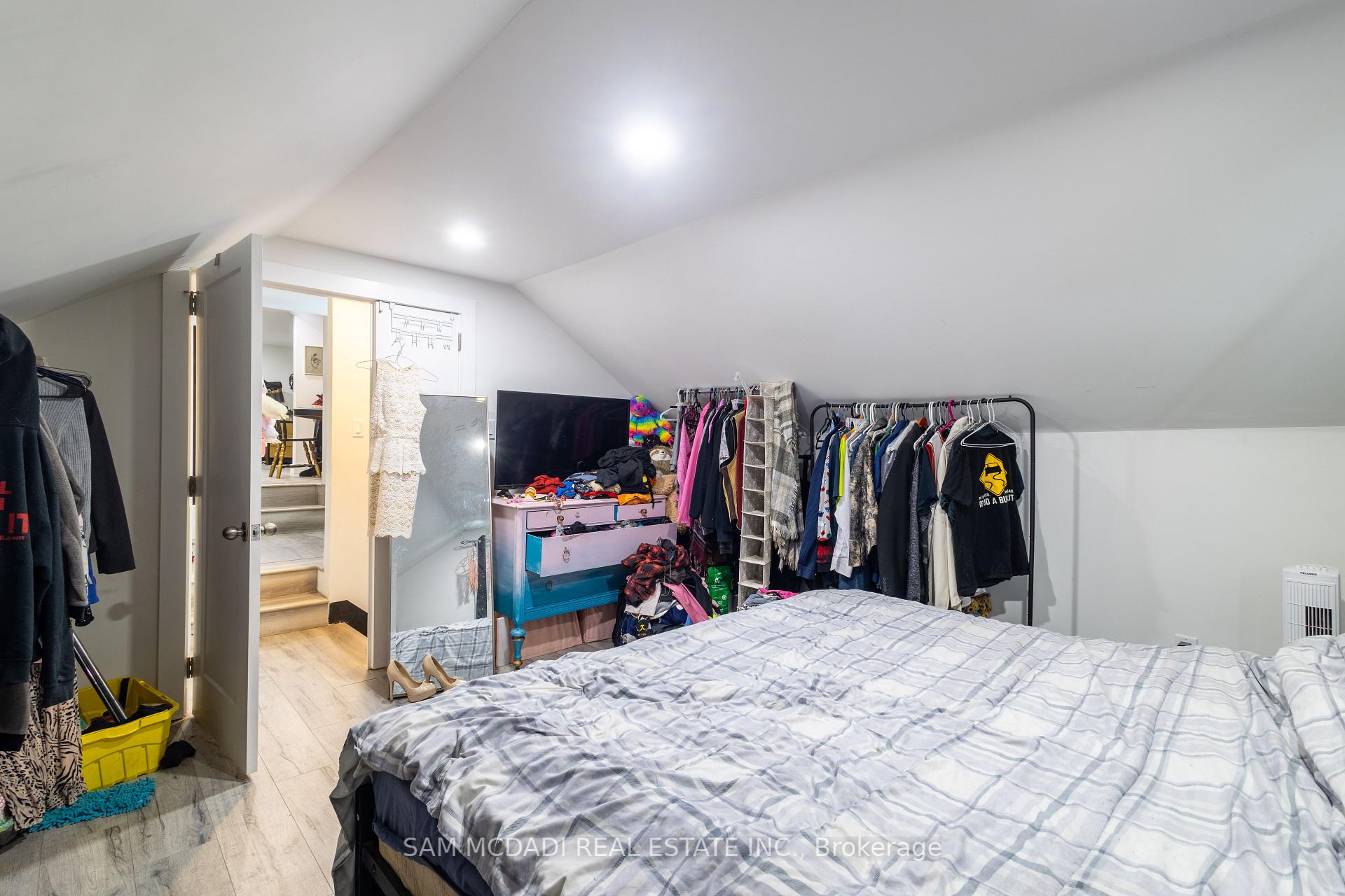 100 Green Mountain Road E