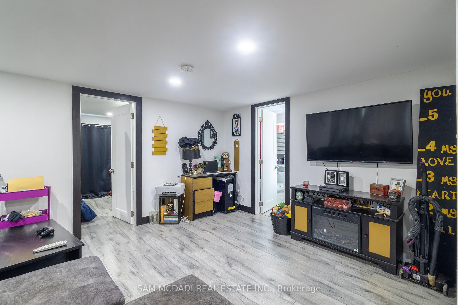100 Green Mountain Road E
