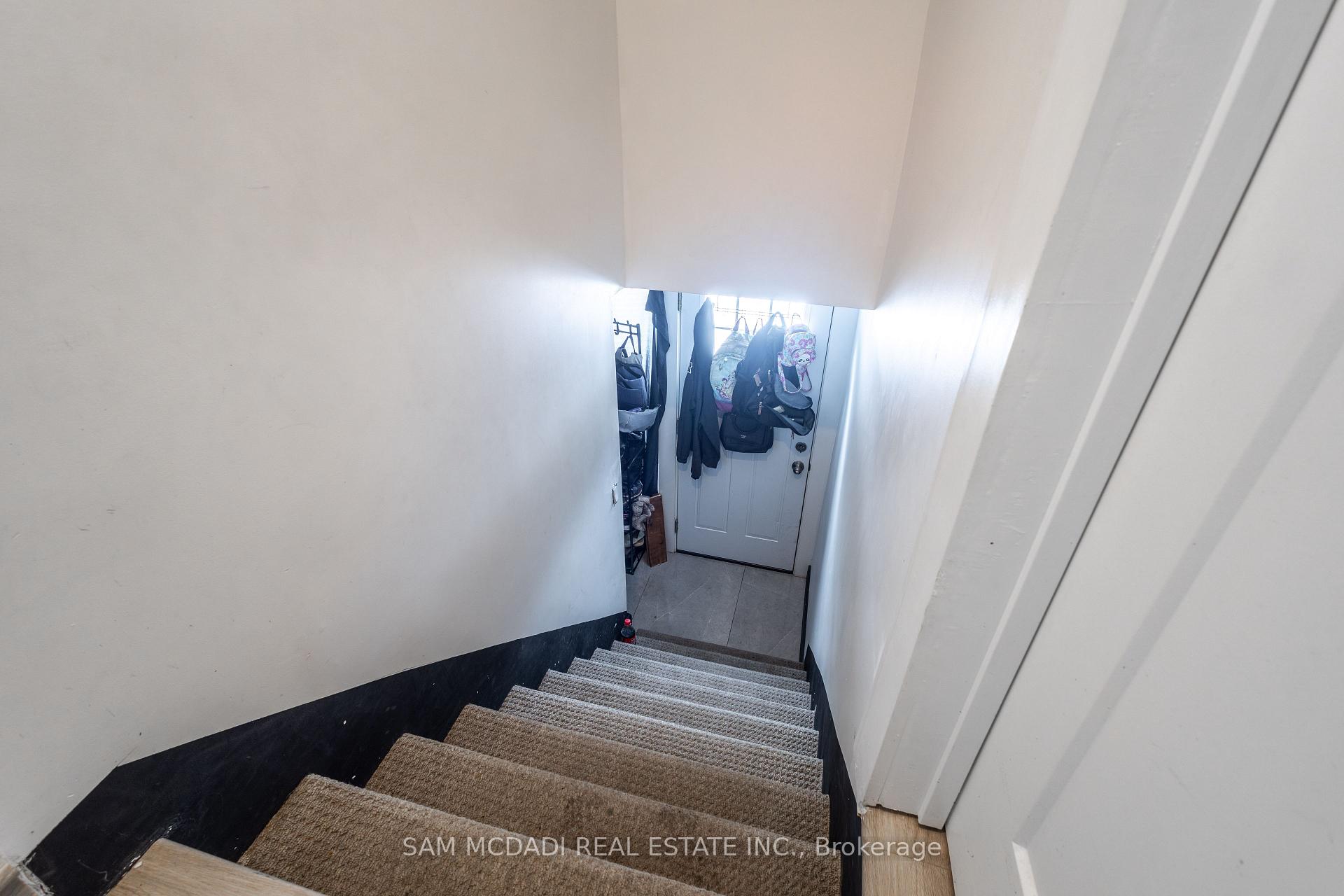 100 Green Mountain Road E