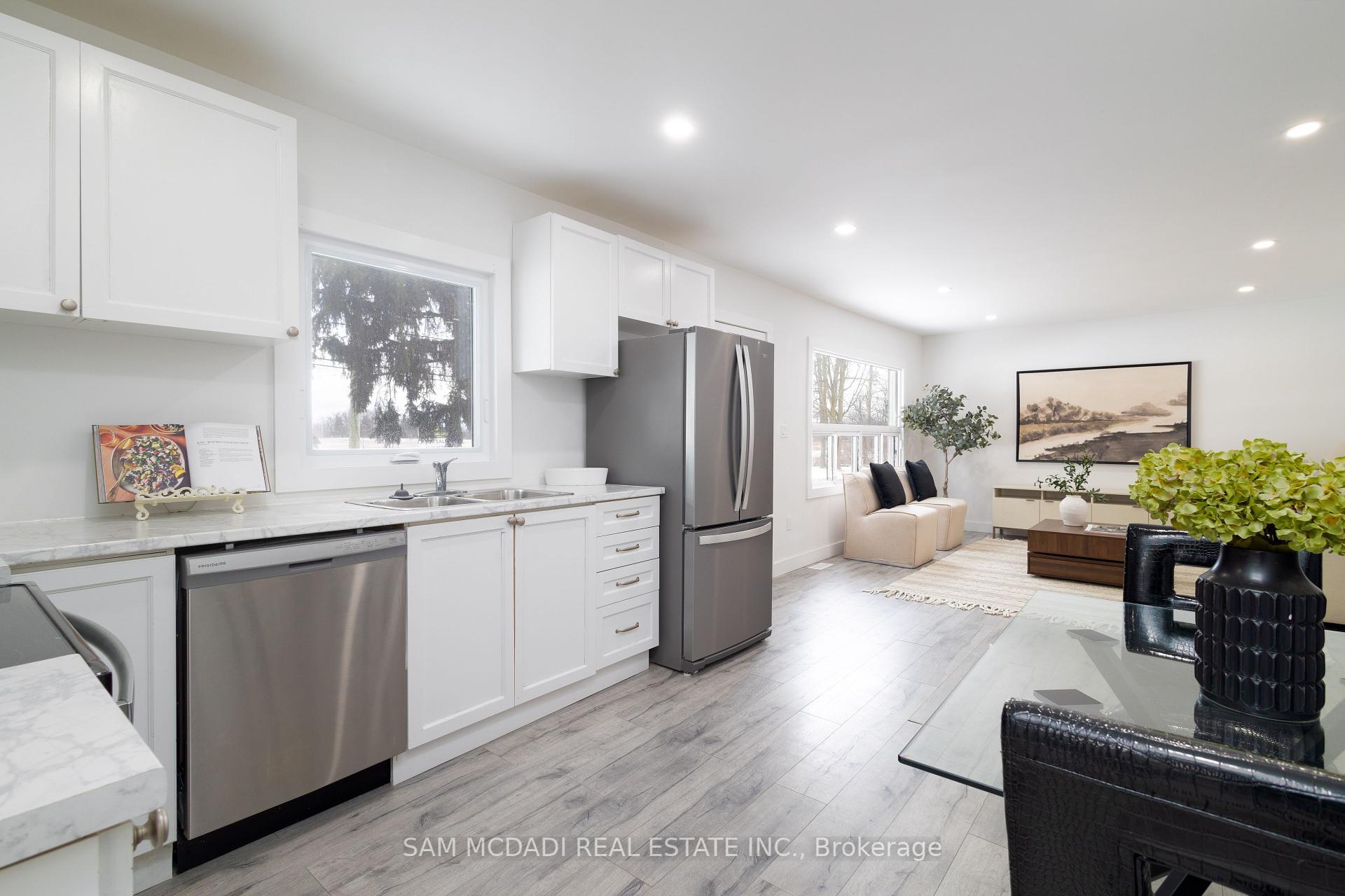 100 Green Mountain Road E