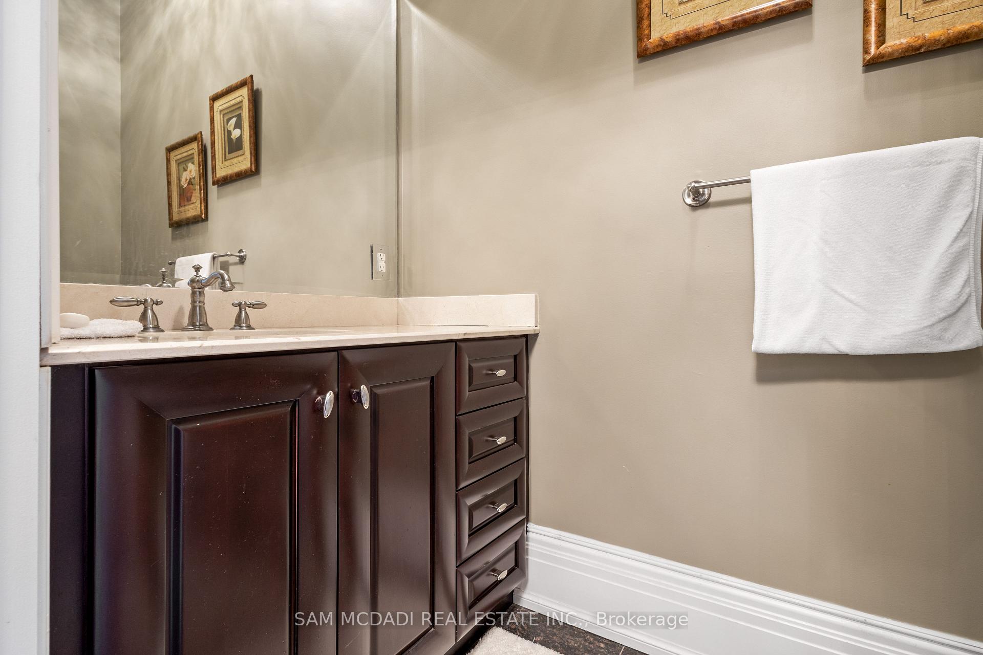 839 E Lakeshore Road