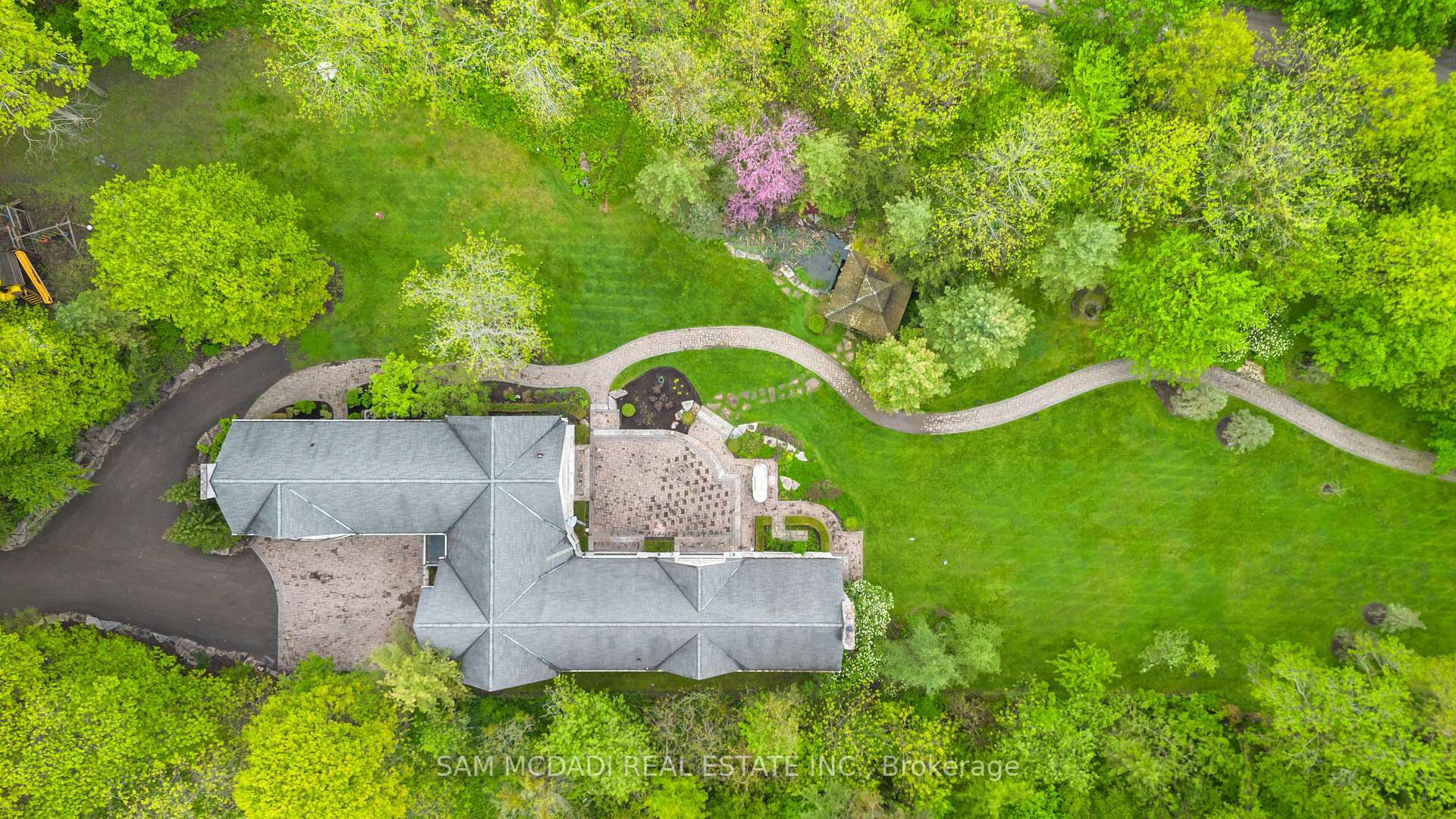 839 E Lakeshore Road