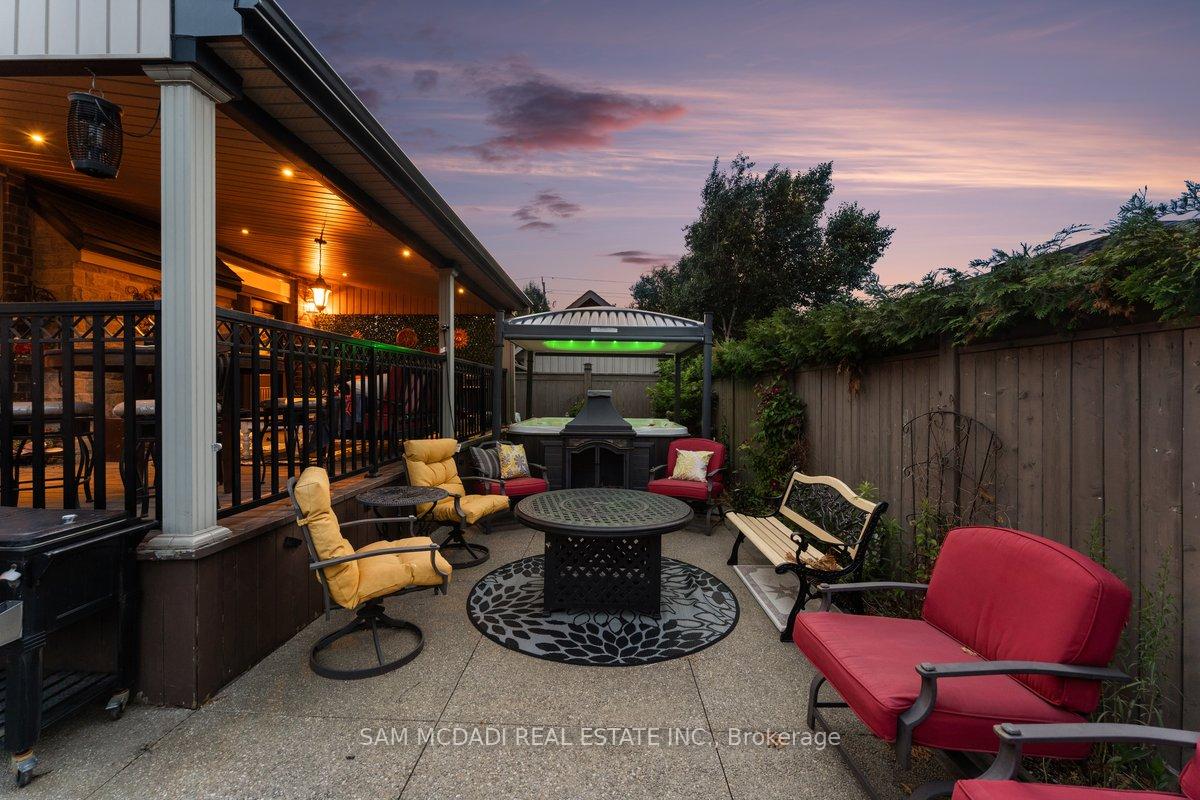 85 Hillcroft Drive