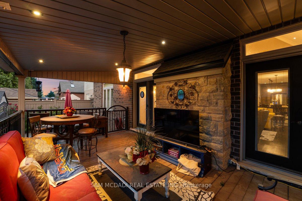 85 Hillcroft Drive