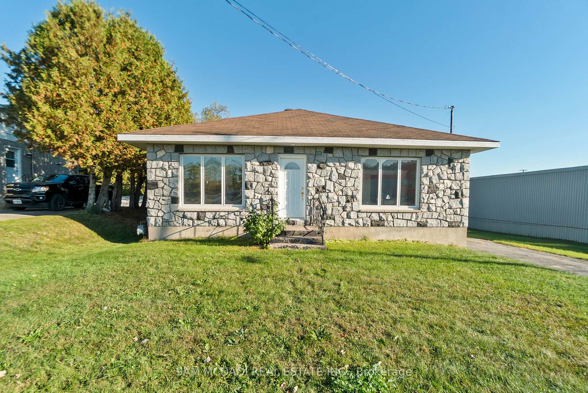 2709 Laurier Street