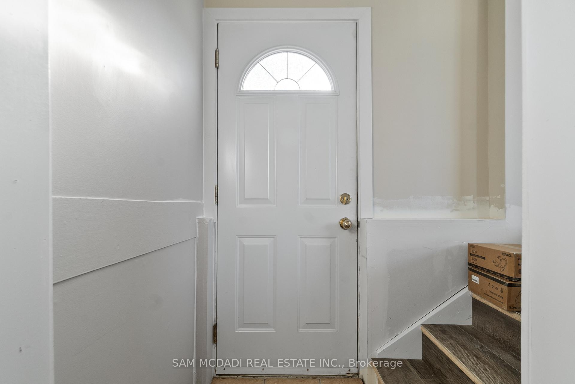 2709 Laurier Street