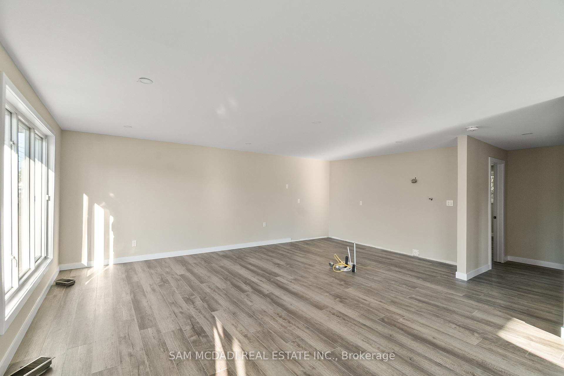 2709 Laurier Street