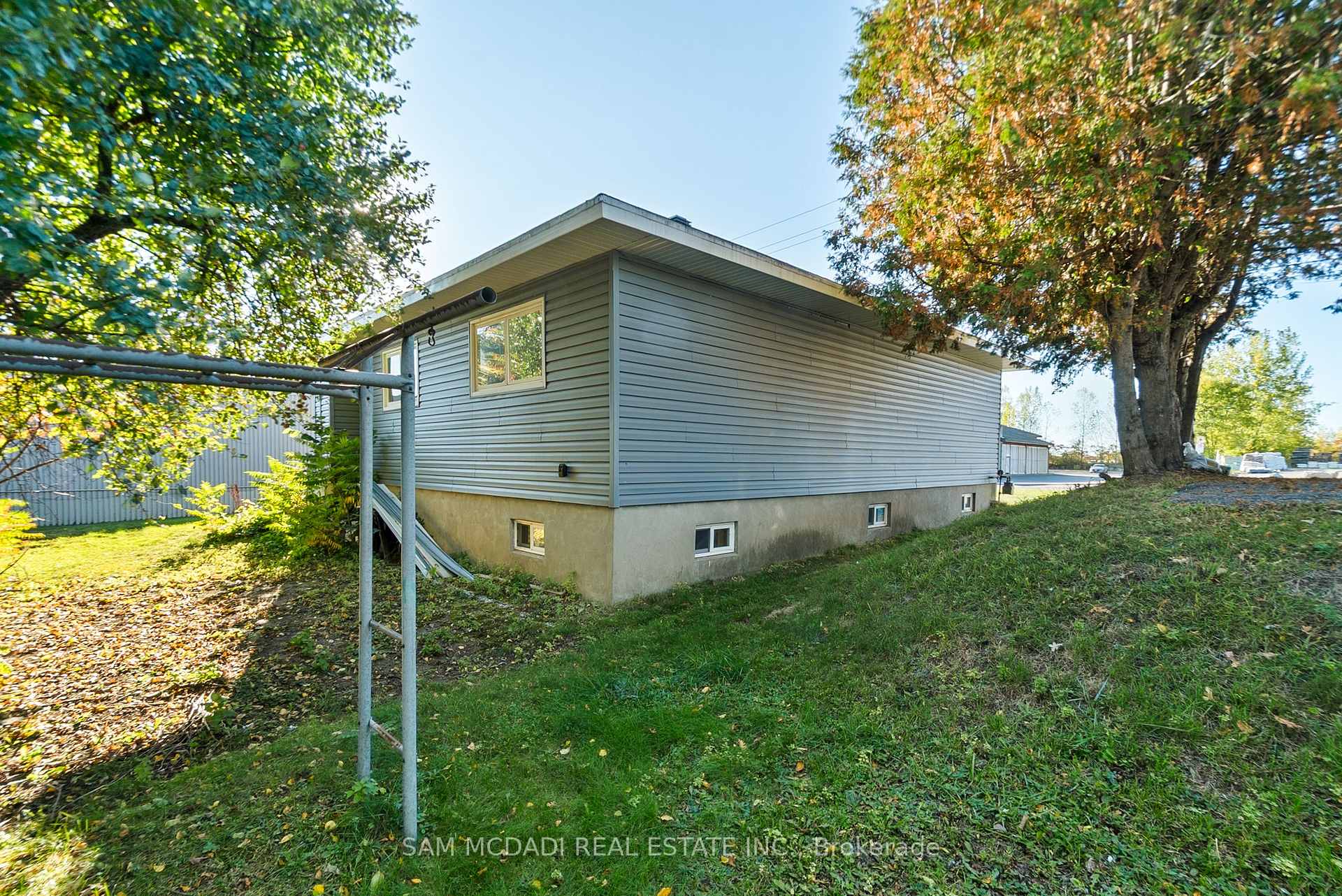 2709 Laurier Street
