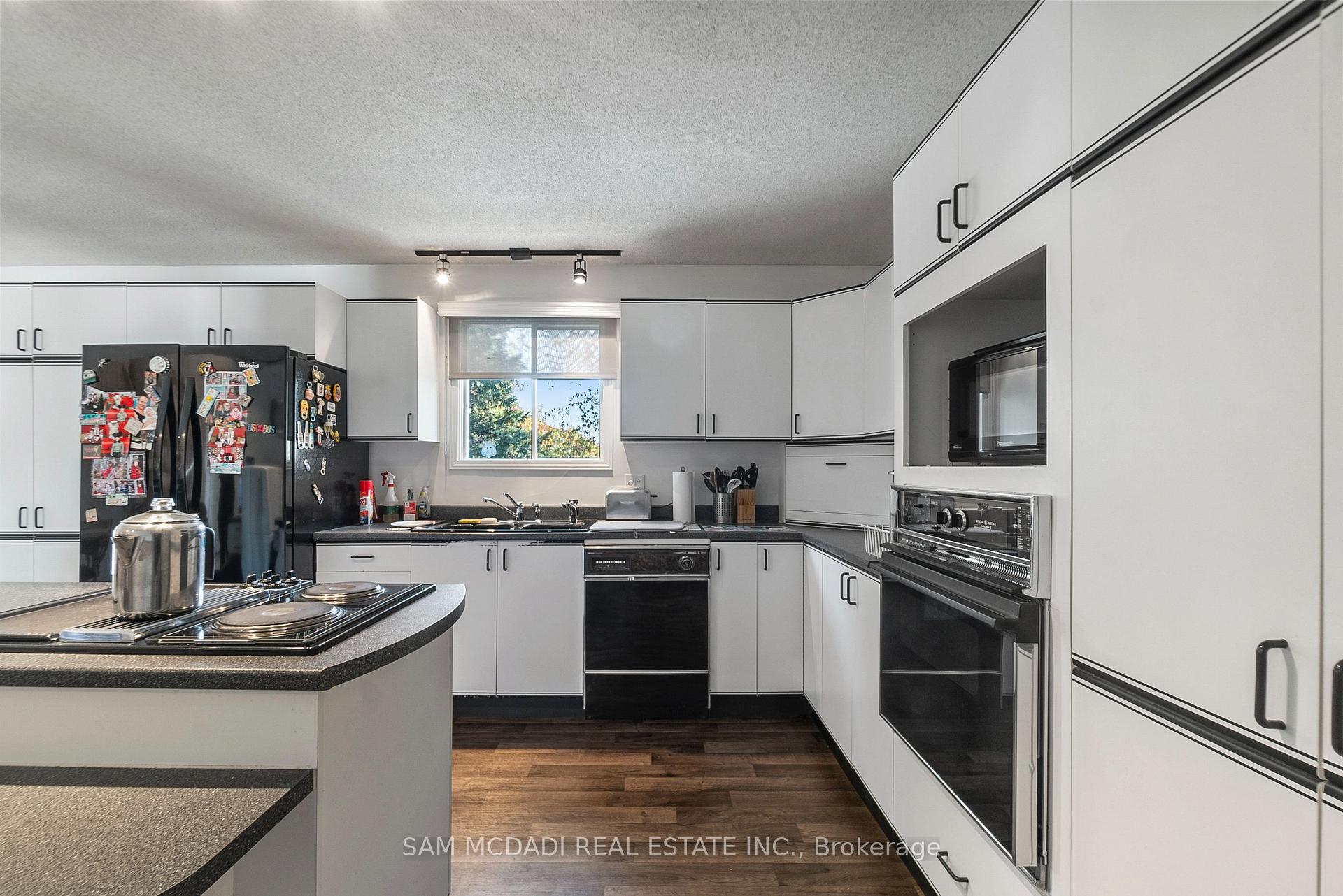 2705 Laurier Street