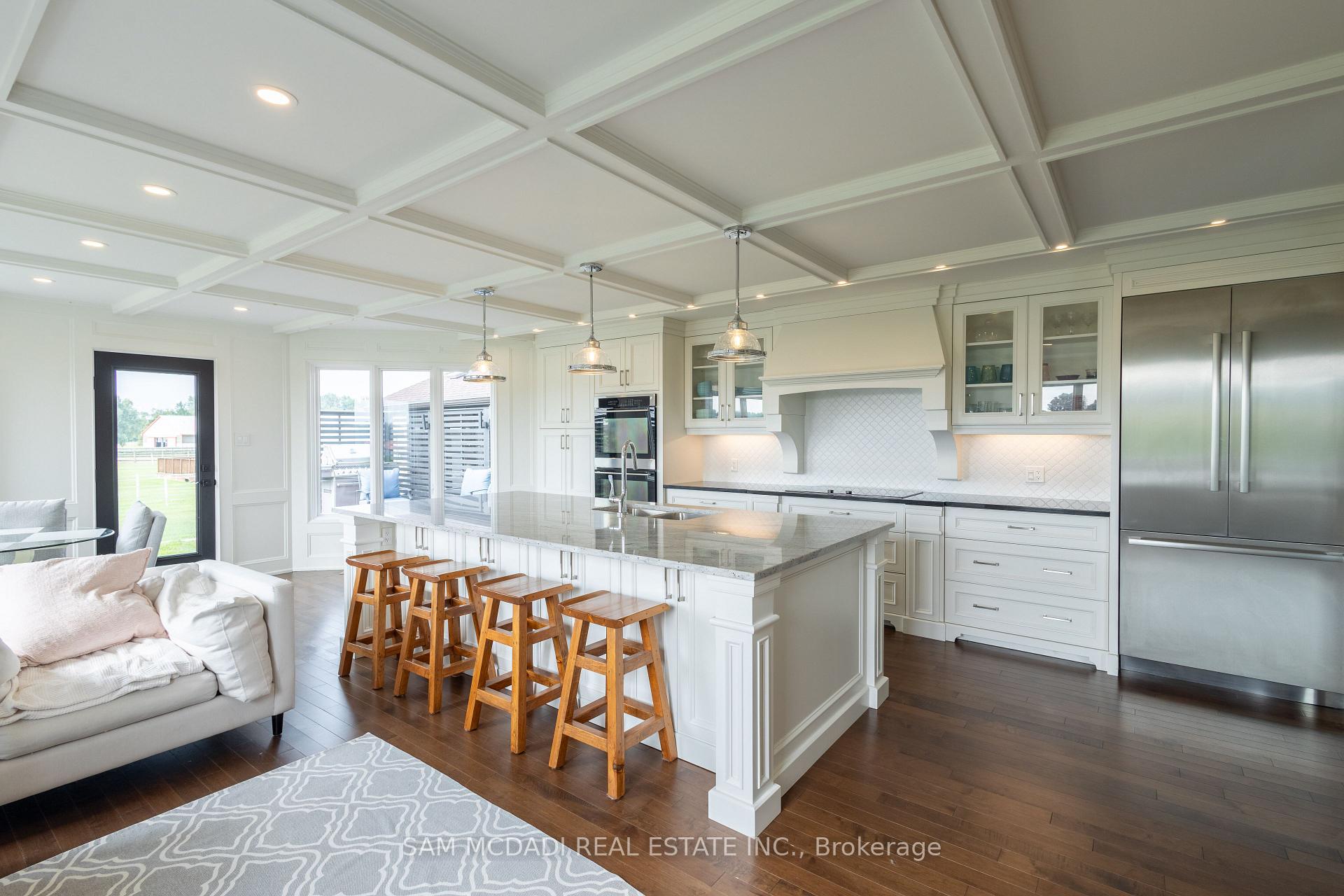 1046 Concession 6 Road W, Hamilton