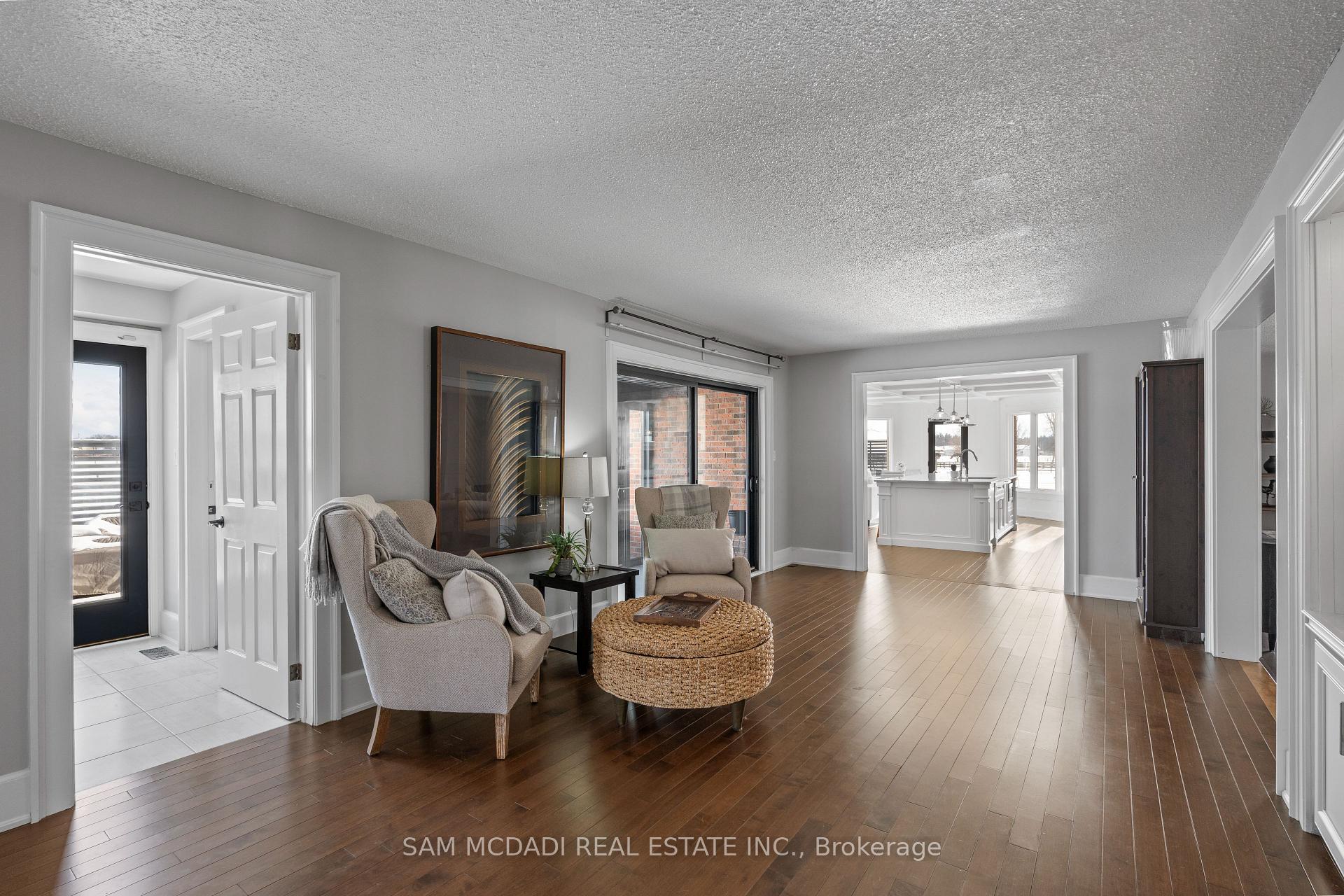 1046 Concession 6 Road W, Hamilton