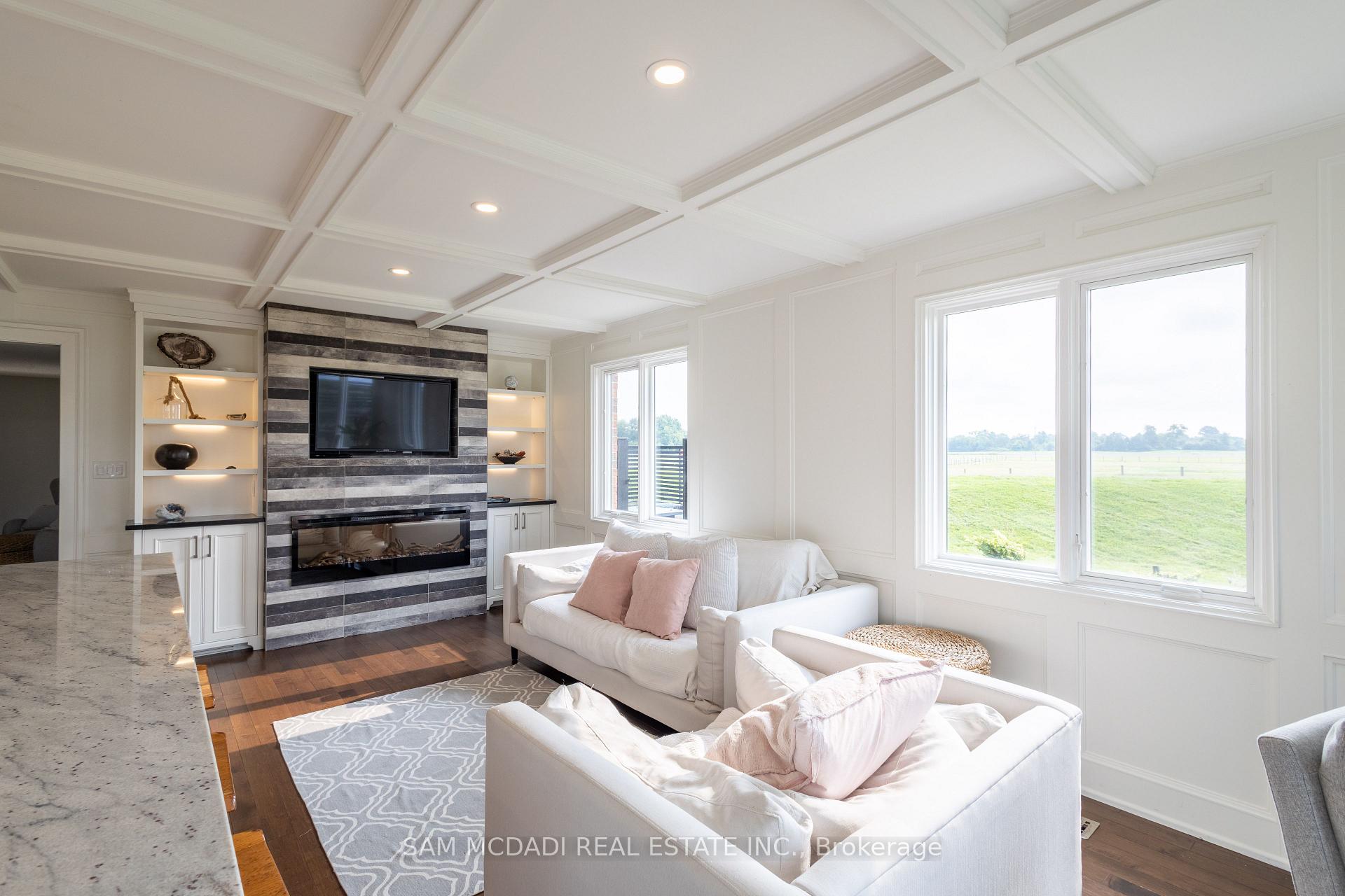 1046 Concession 6 Road W, Hamilton