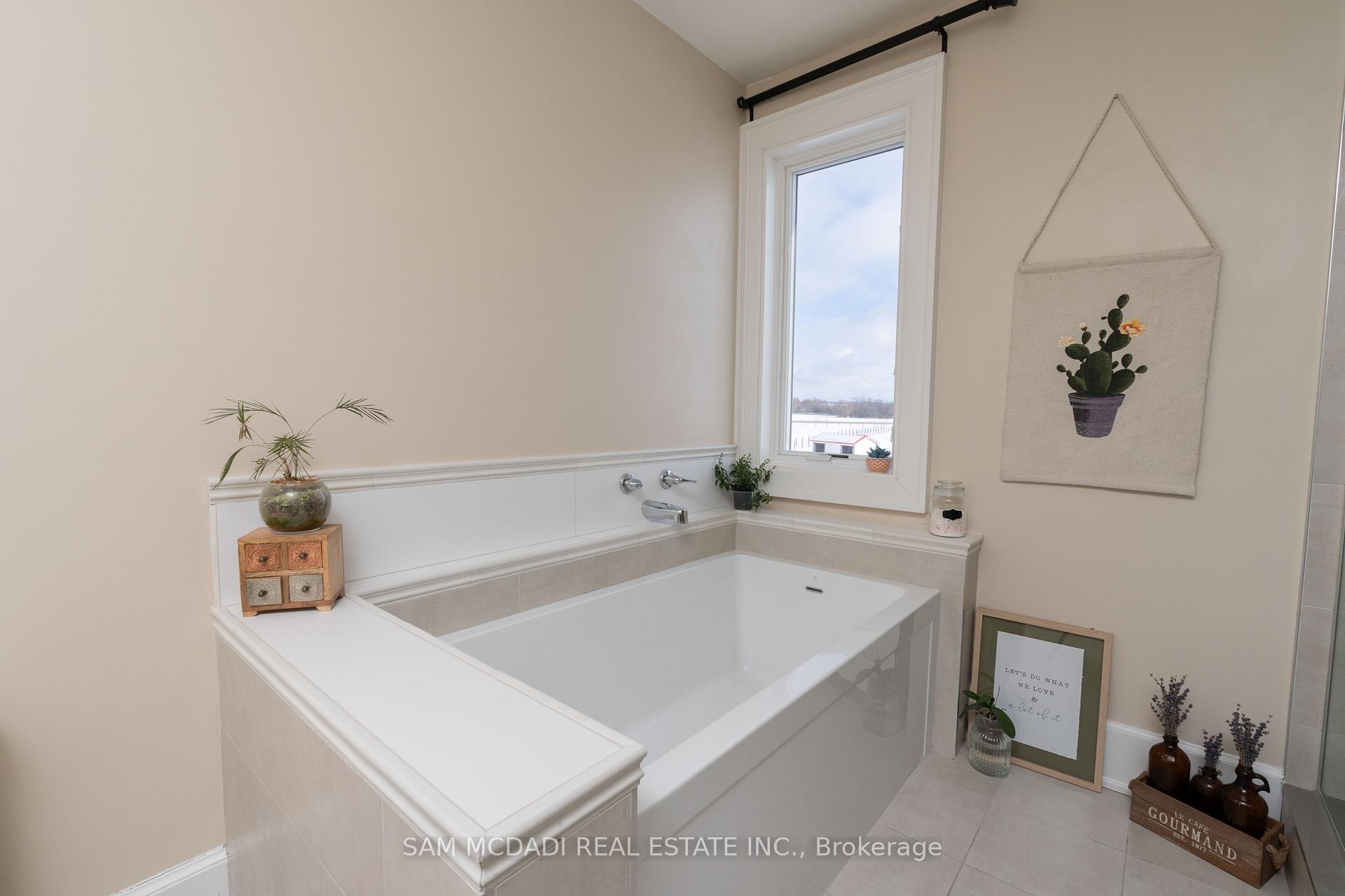 1046 Concession 6 Road W, Hamilton