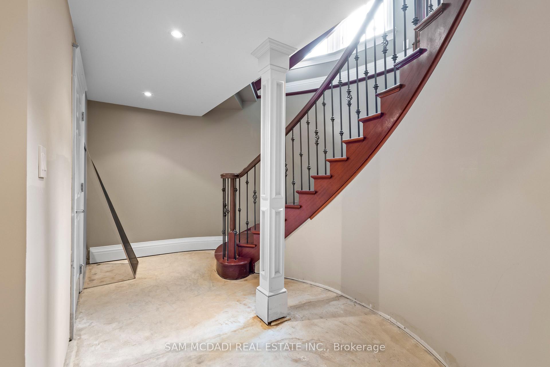 839 E Lakeshore Road