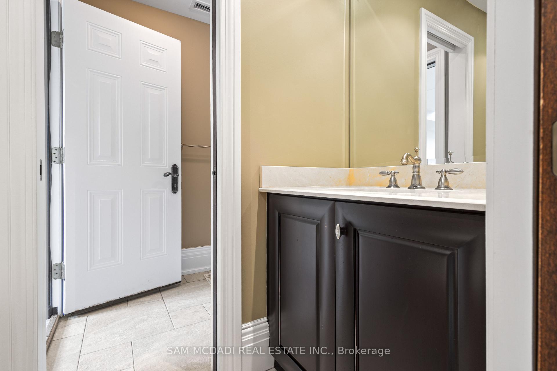 839 E Lakeshore Road