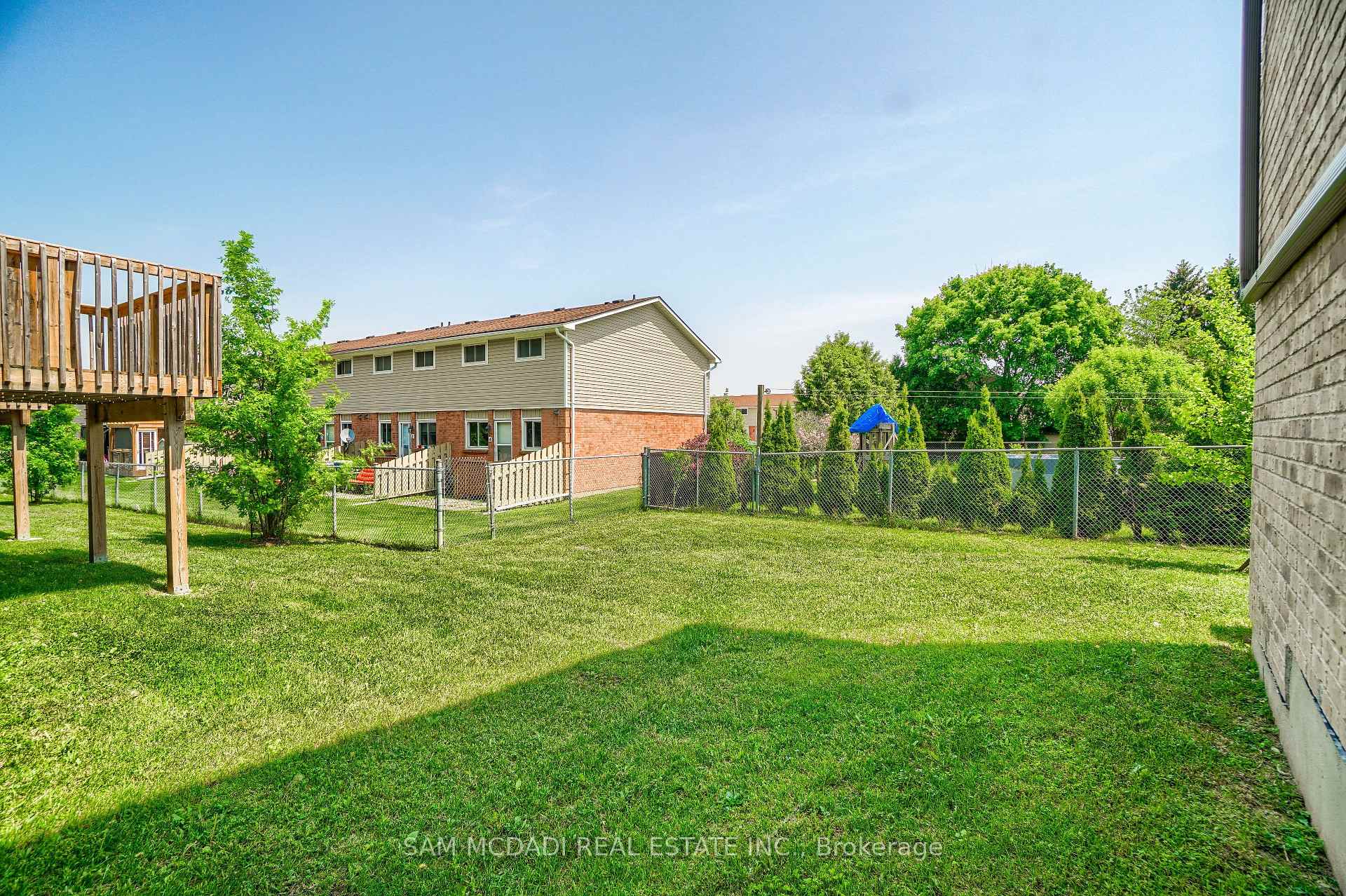 1023 Devonshire Avenue 25