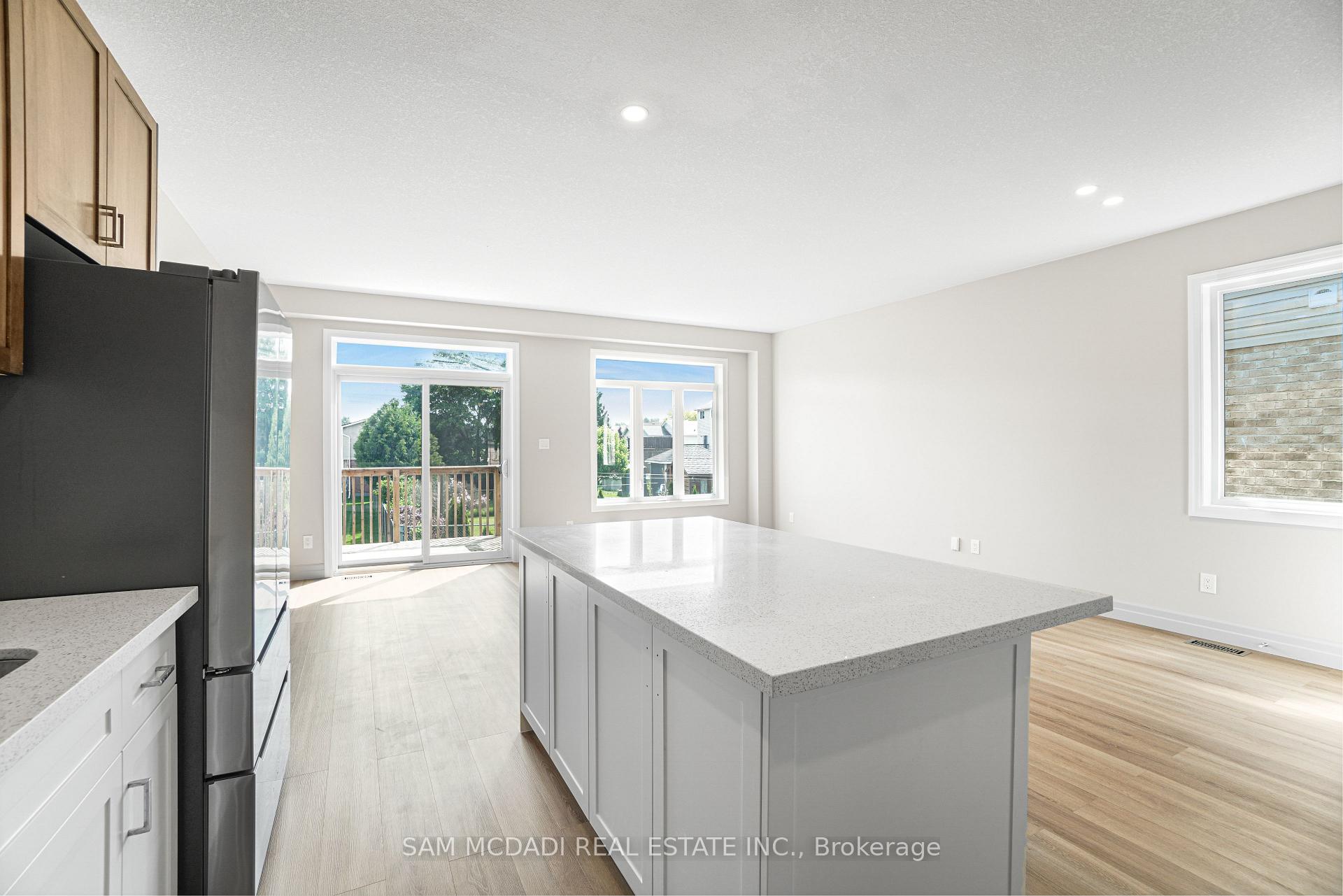 1023 Devonshire Avenue 25